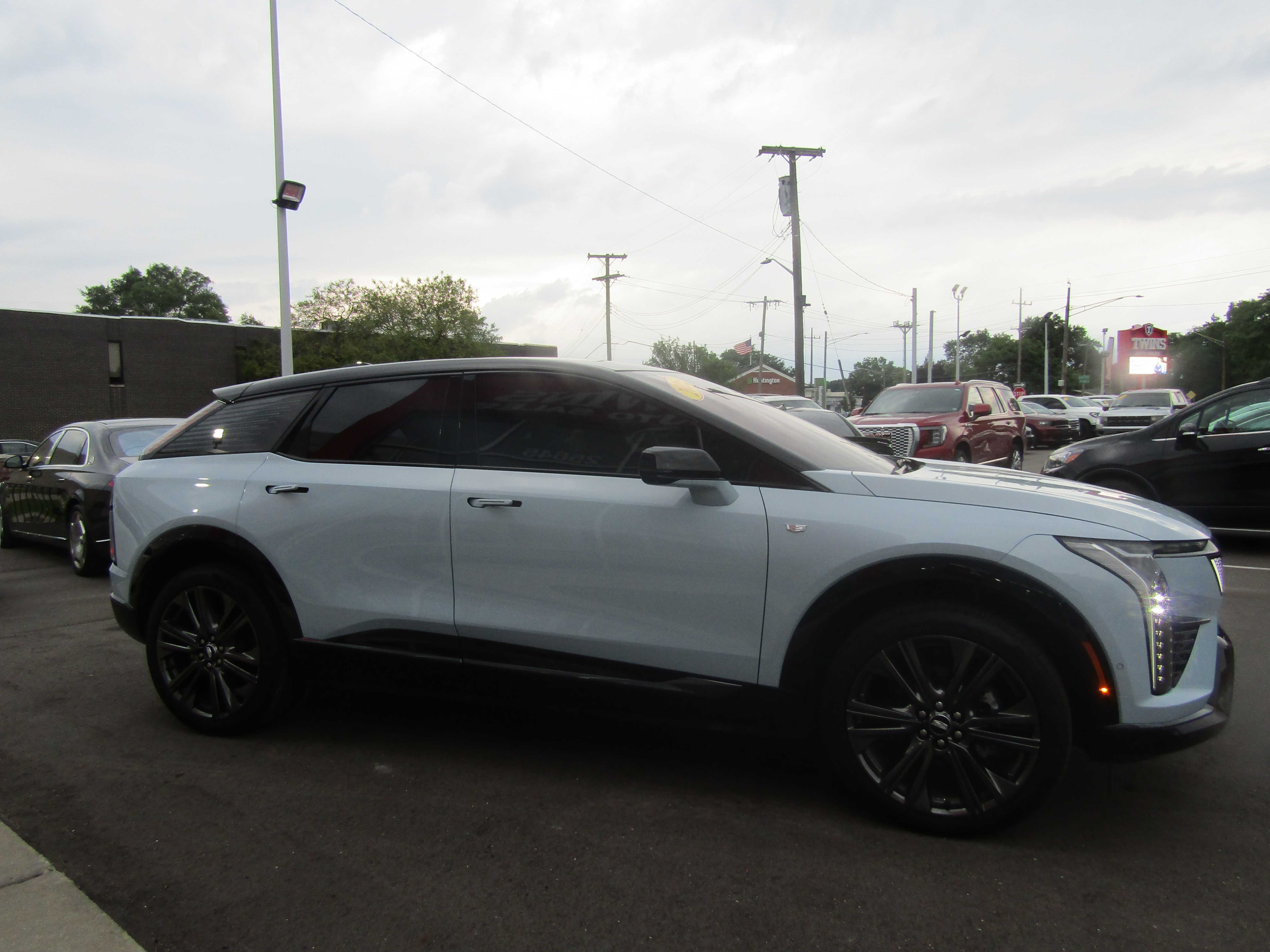 BLUE, 2025 CADILLAC OPTIQ Thumnail Image 6