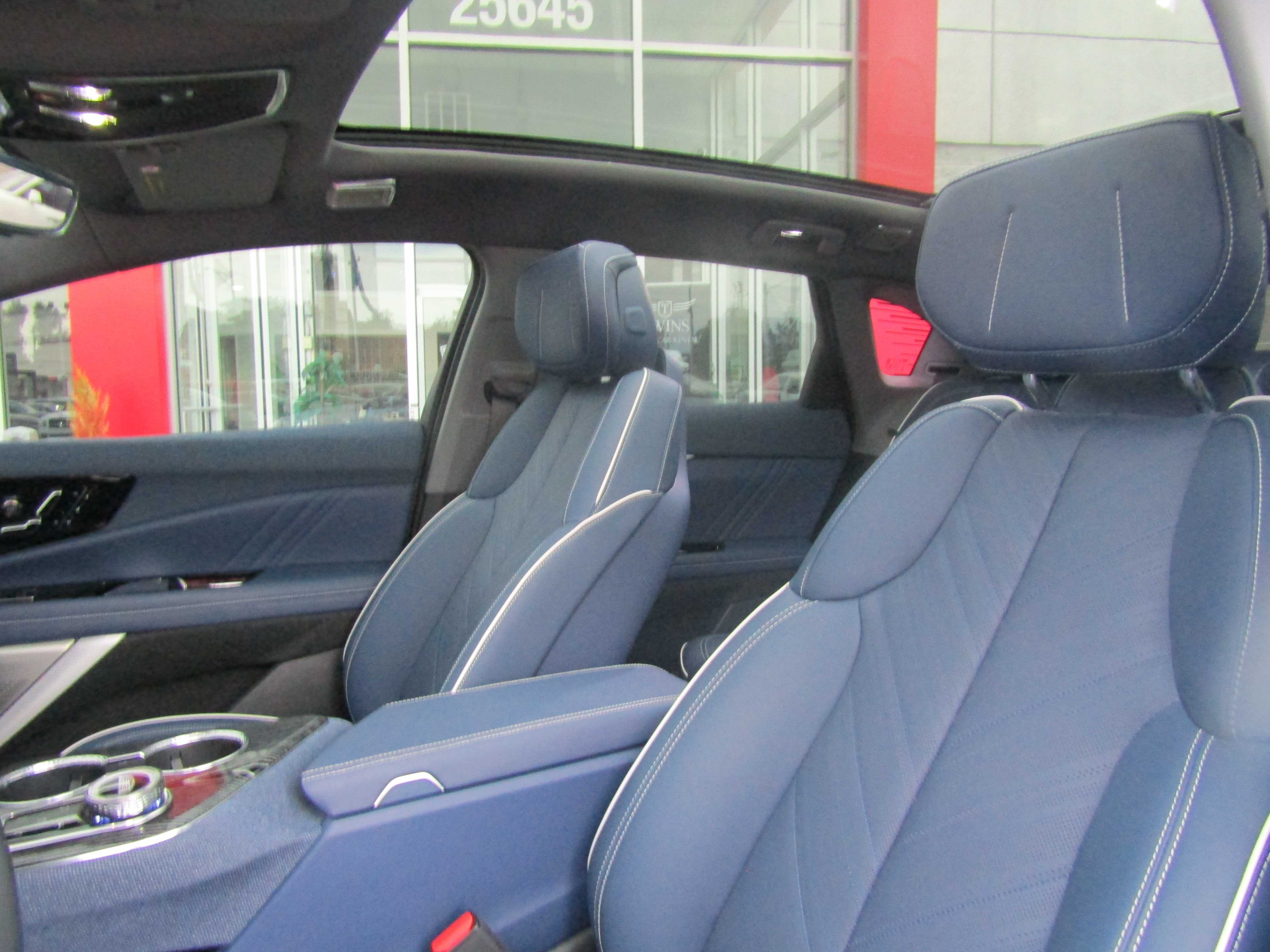 BLUE, 2025 CADILLAC OPTIQ Thumnail Image 11