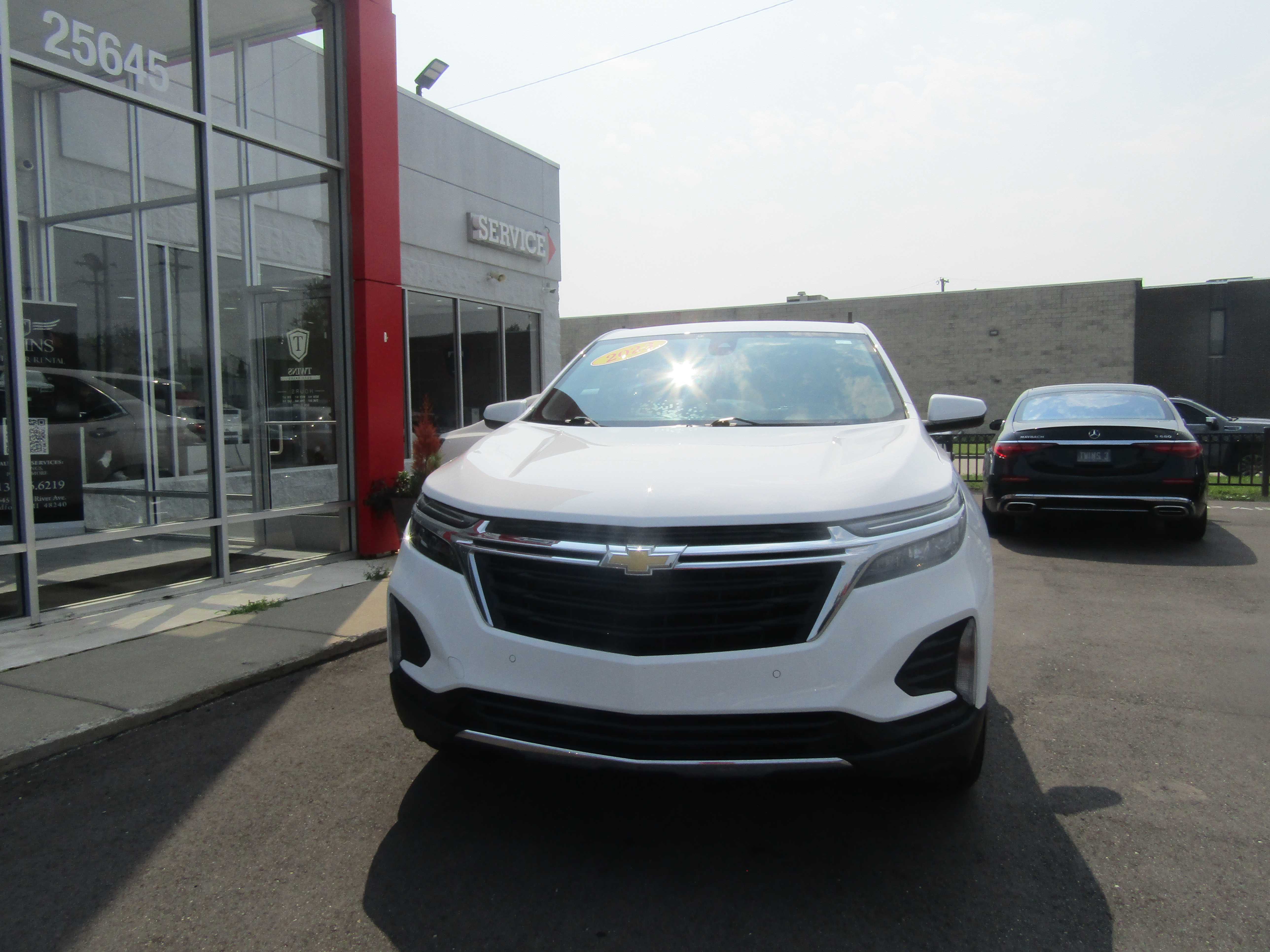 GRAY, 2023 CHEVROLET EQUINOX Thumnail Image 3