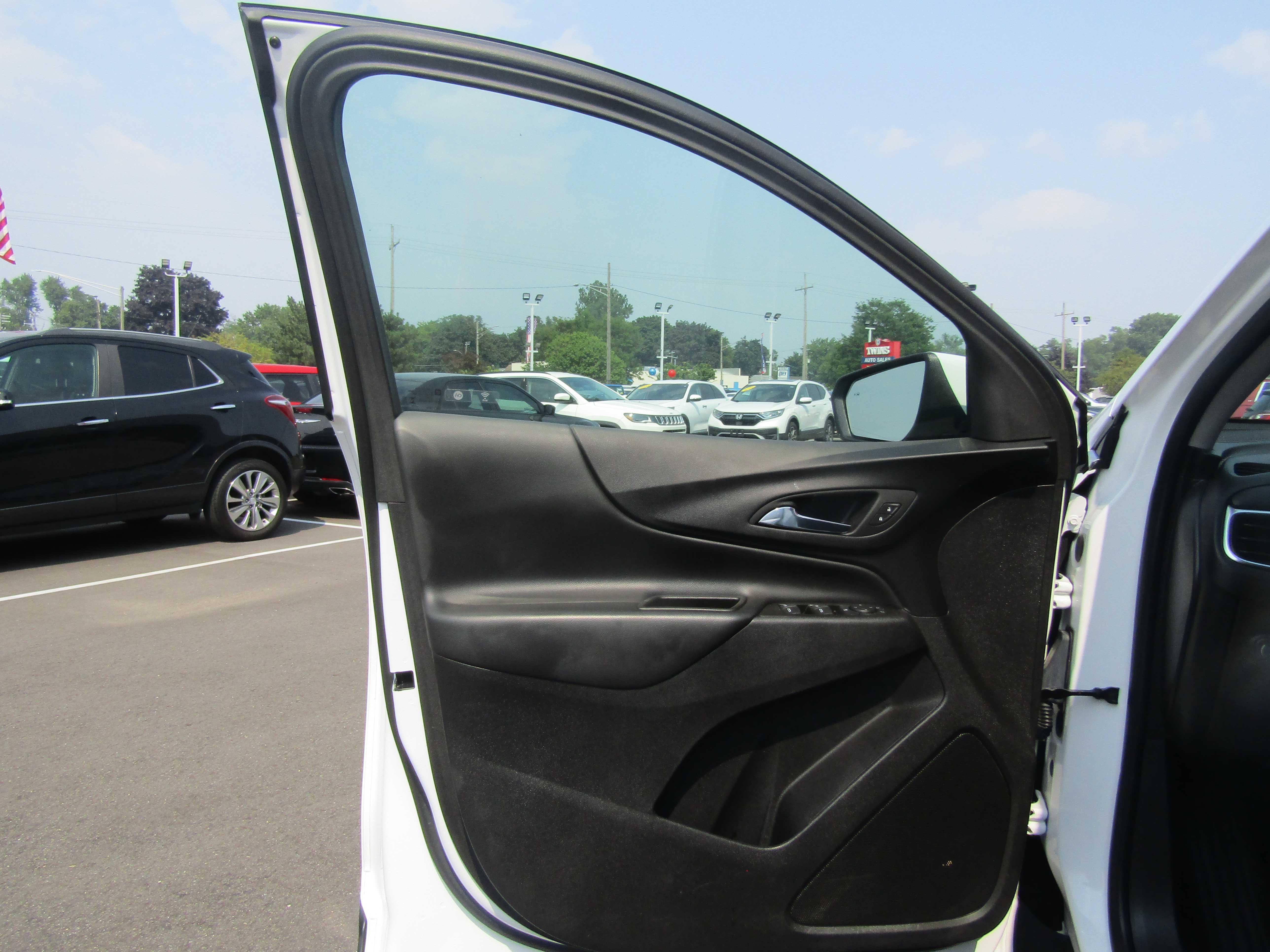 GRAY, 2023 CHEVROLET EQUINOX Thumnail Image 10