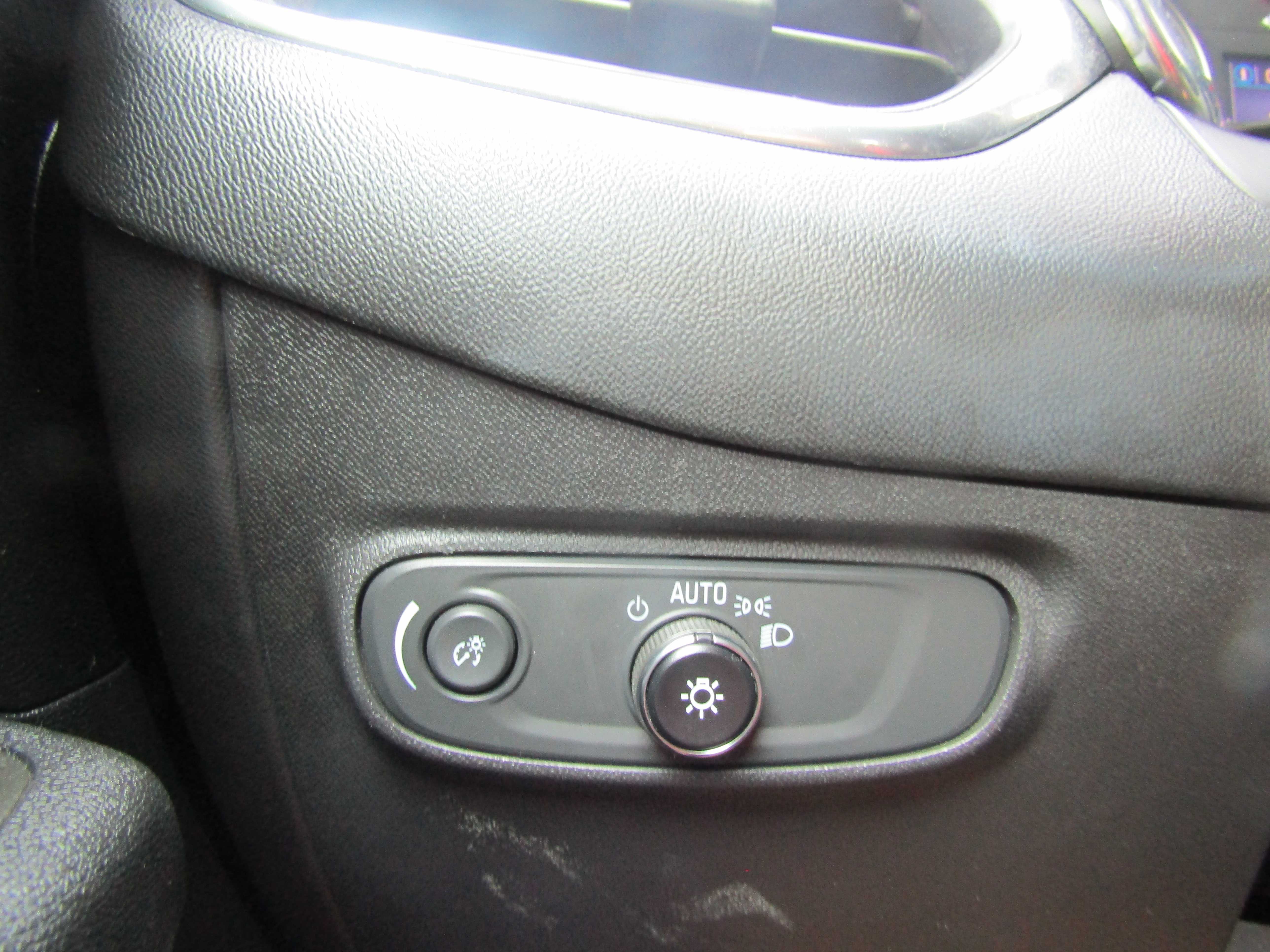 GRAY, 2023 CHEVROLET EQUINOX Thumnail Image 12
