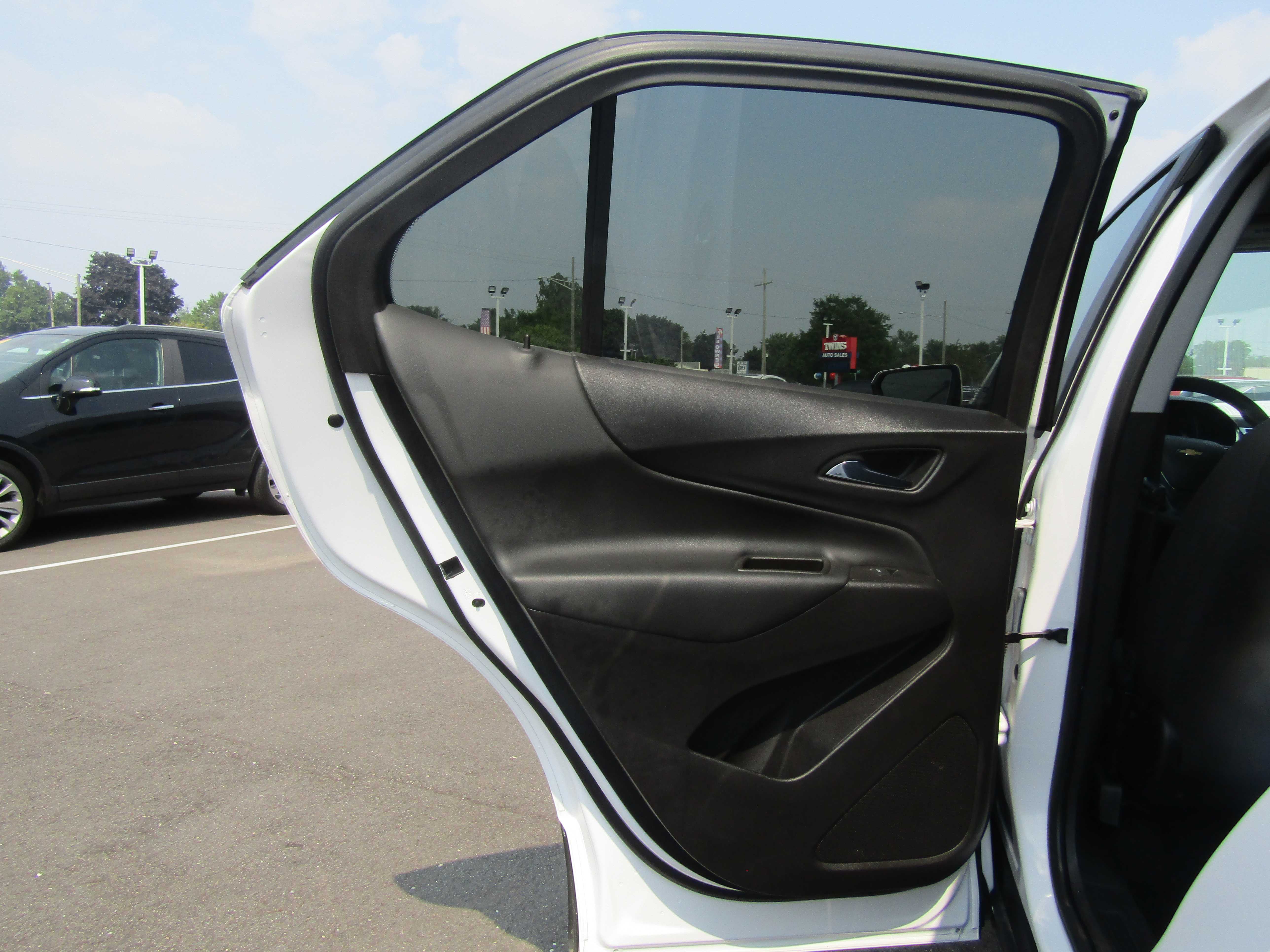 GRAY, 2023 CHEVROLET EQUINOX Thumnail Image 27