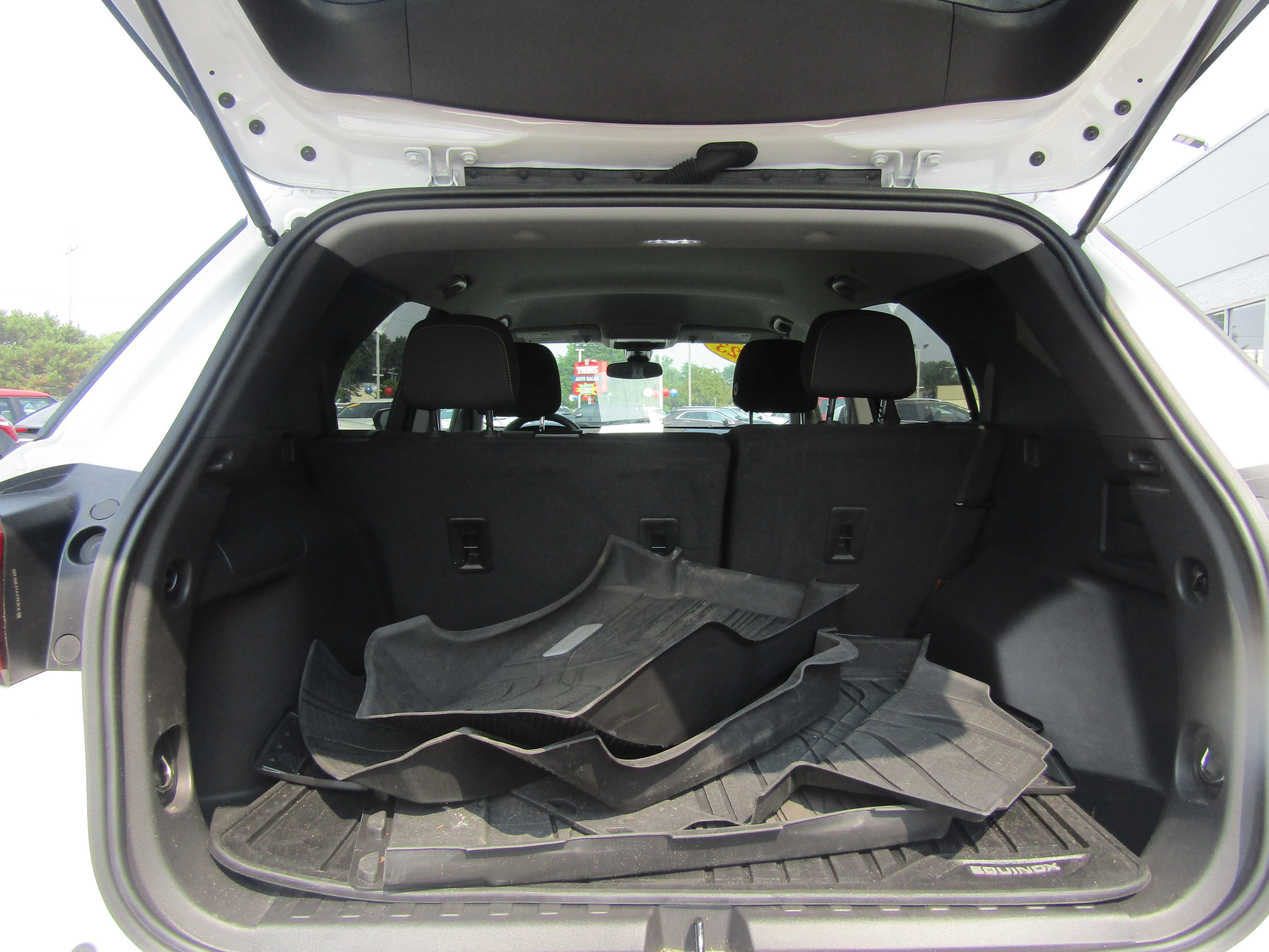 GRAY, 2023 CHEVROLET EQUINOX Thumnail Image 30