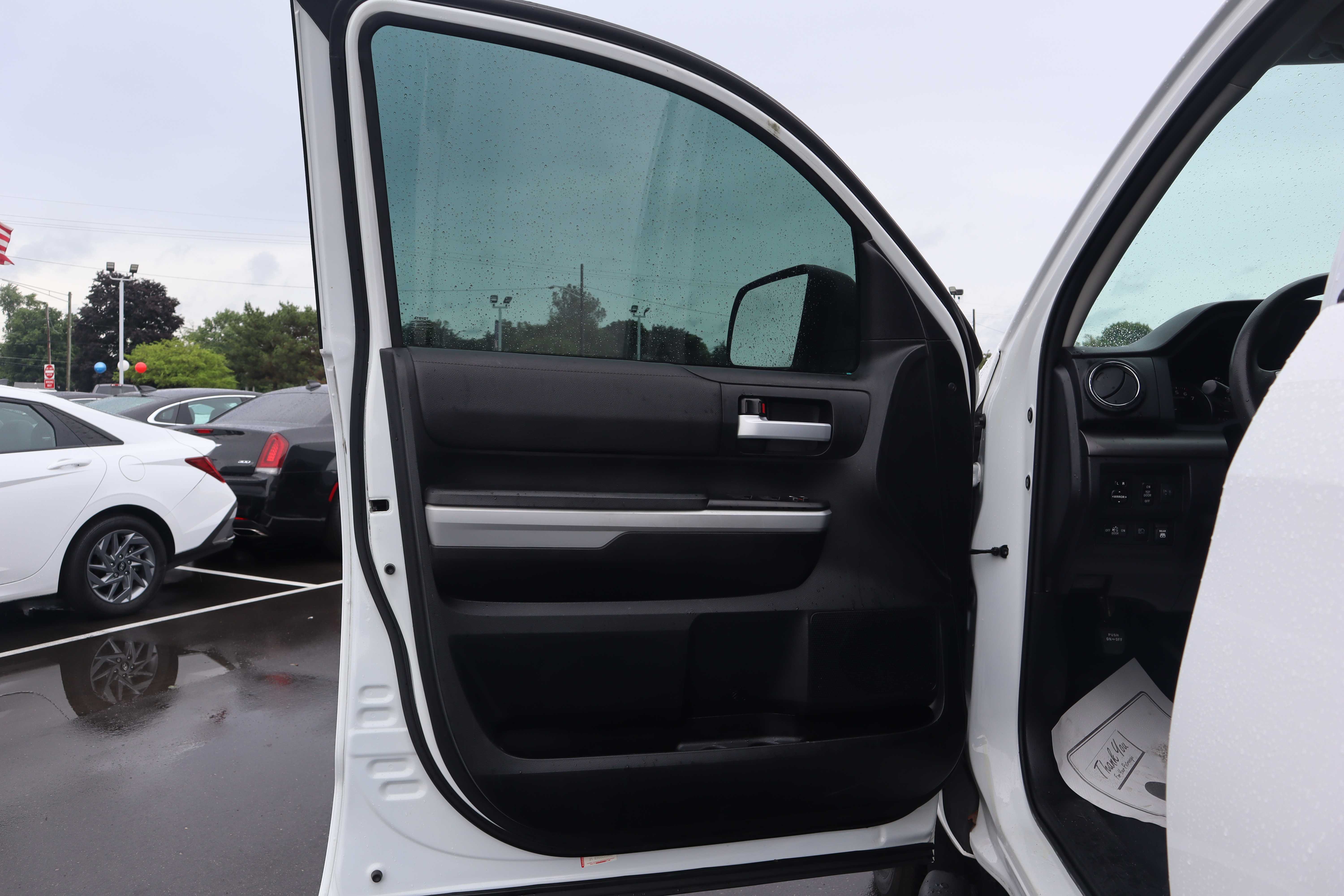 WHITE, 2021 TOYOTA TUNDRA CREWMAX Thumnail Image 9