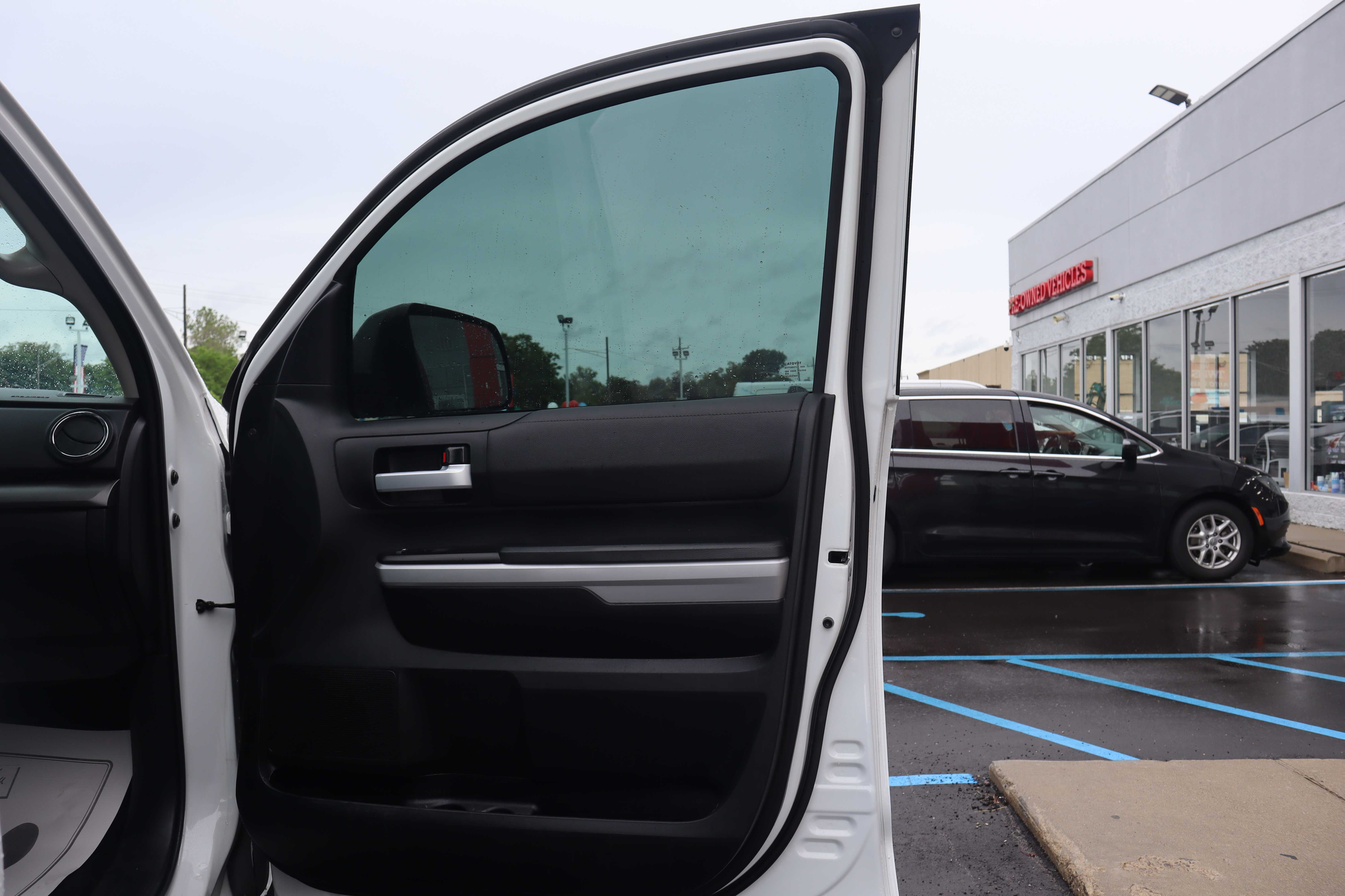 WHITE, 2021 TOYOTA TUNDRA CREWMAX Thumnail Image 16