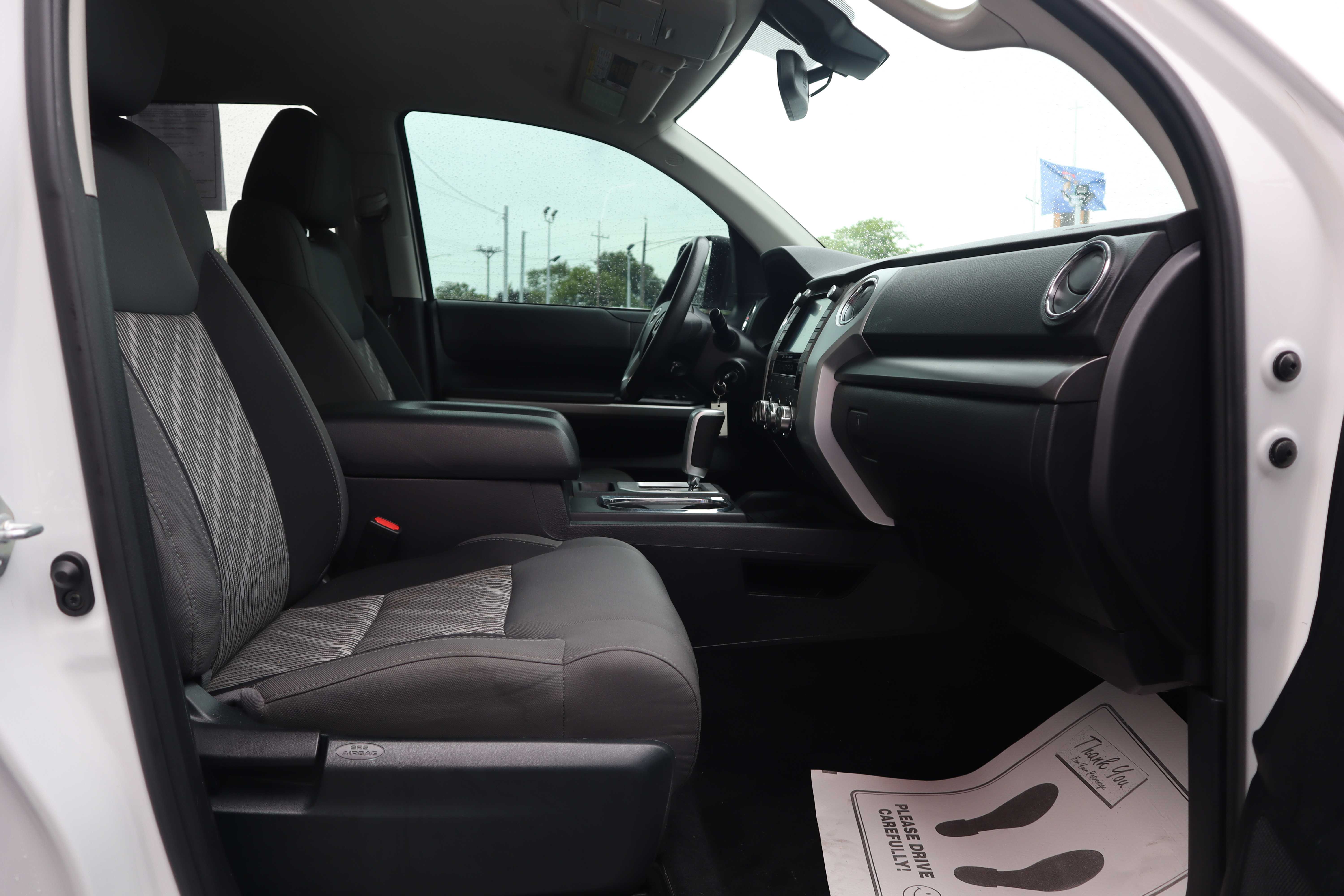 WHITE, 2021 TOYOTA TUNDRA CREWMAX Thumnail Image 17