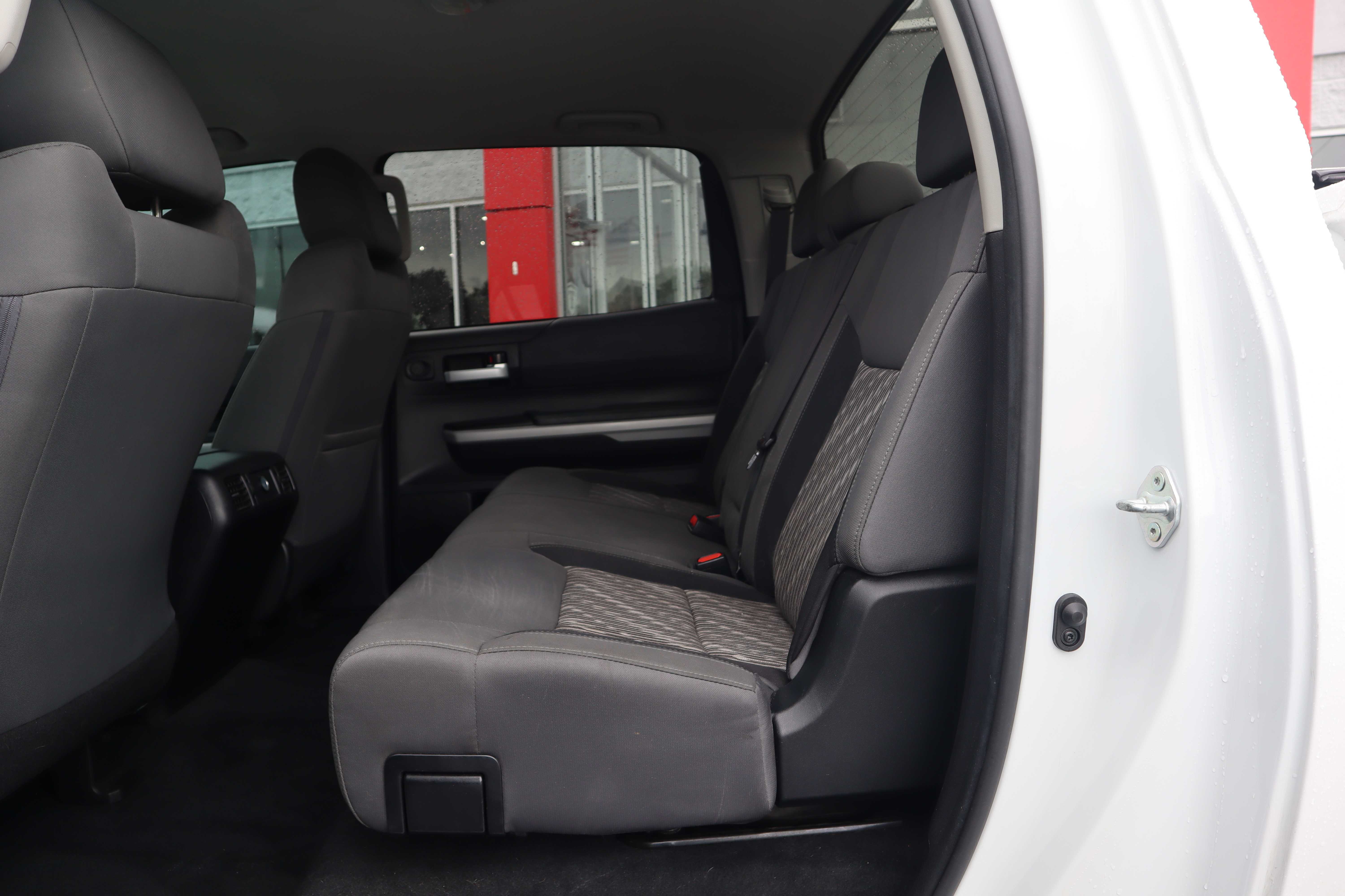 WHITE, 2021 TOYOTA TUNDRA CREWMAX Thumnail Image 19