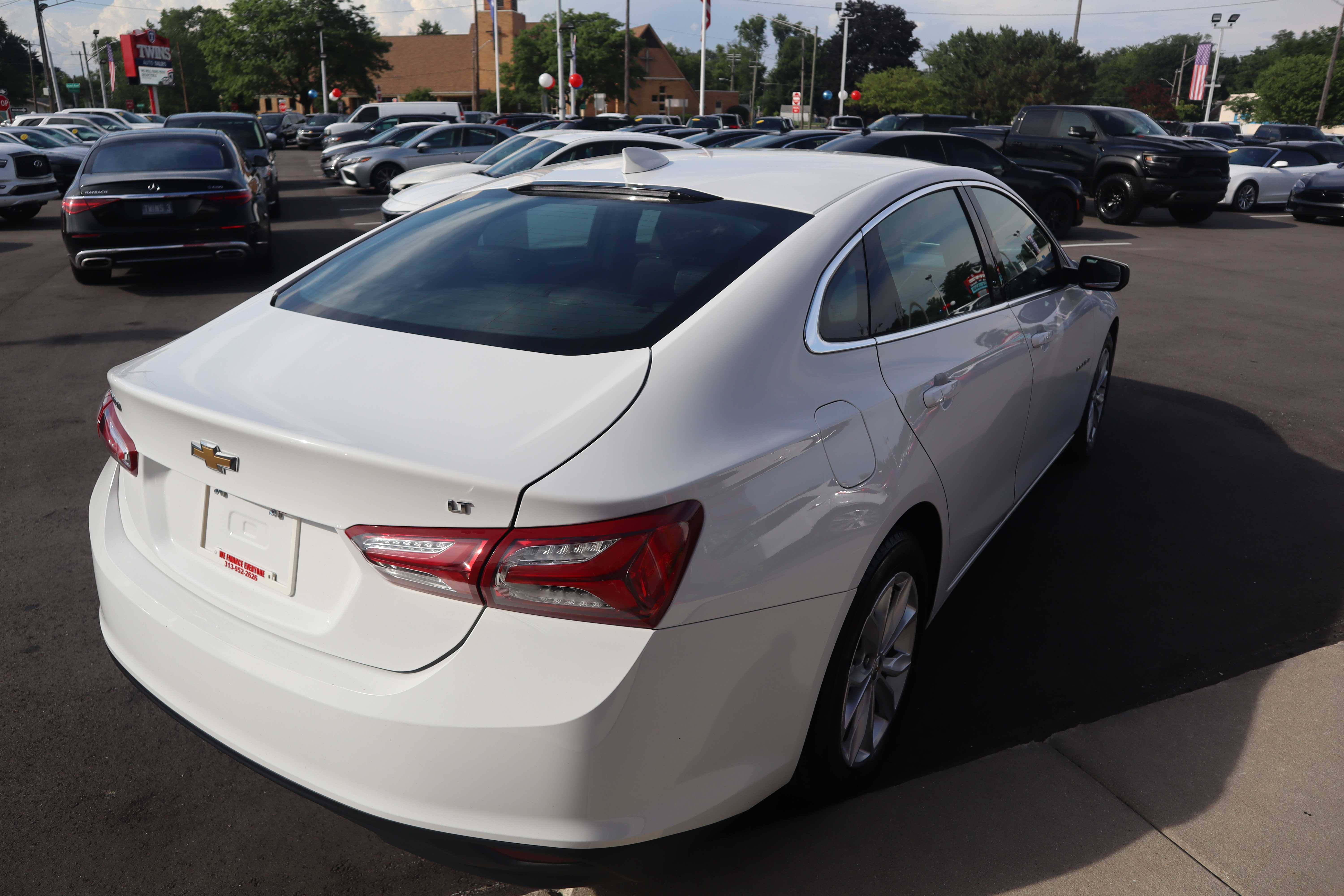WHITE, 2022 CHEVROLET MALIBU Thumnail Image 4