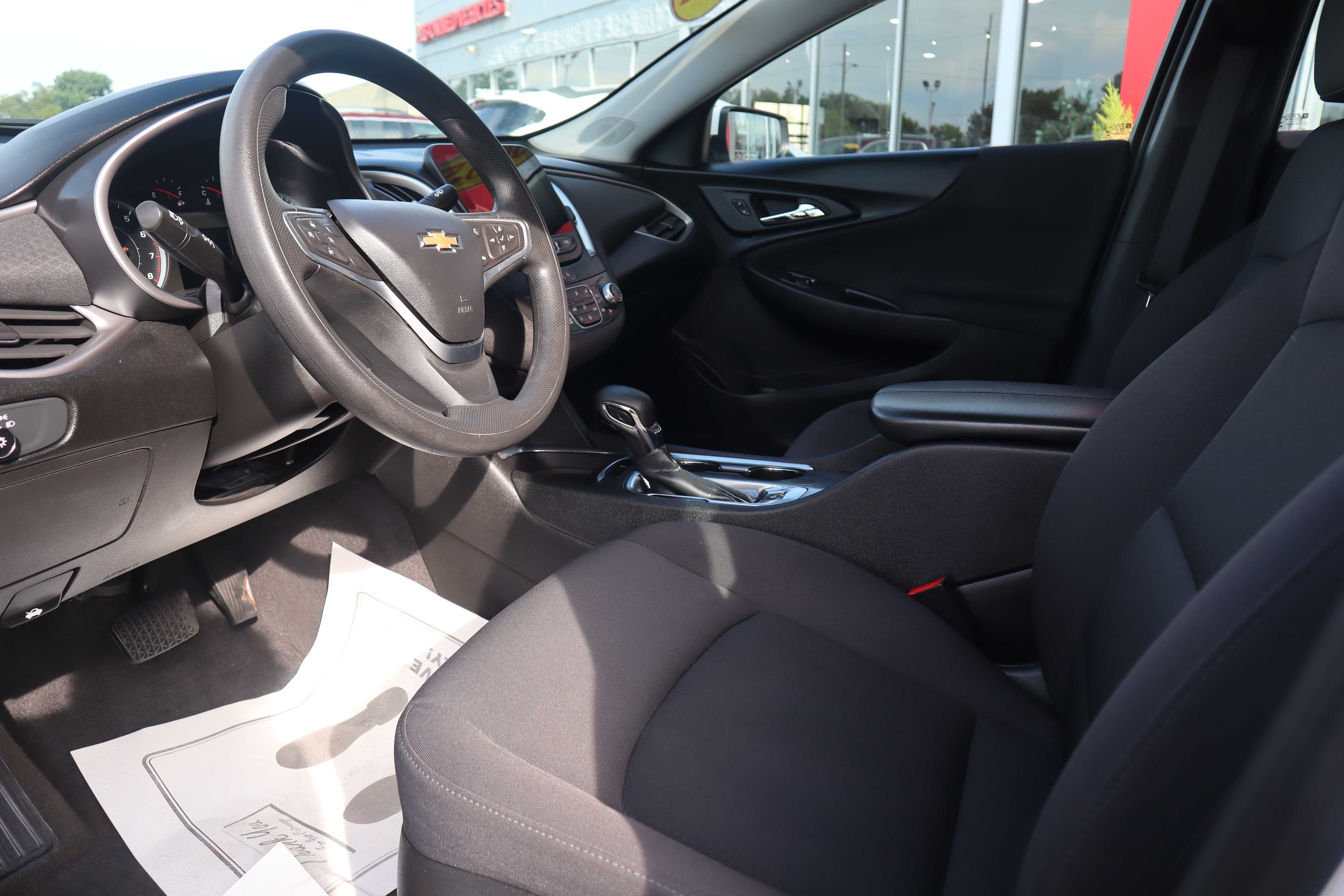 WHITE, 2022 CHEVROLET MALIBU Thumnail Image 9