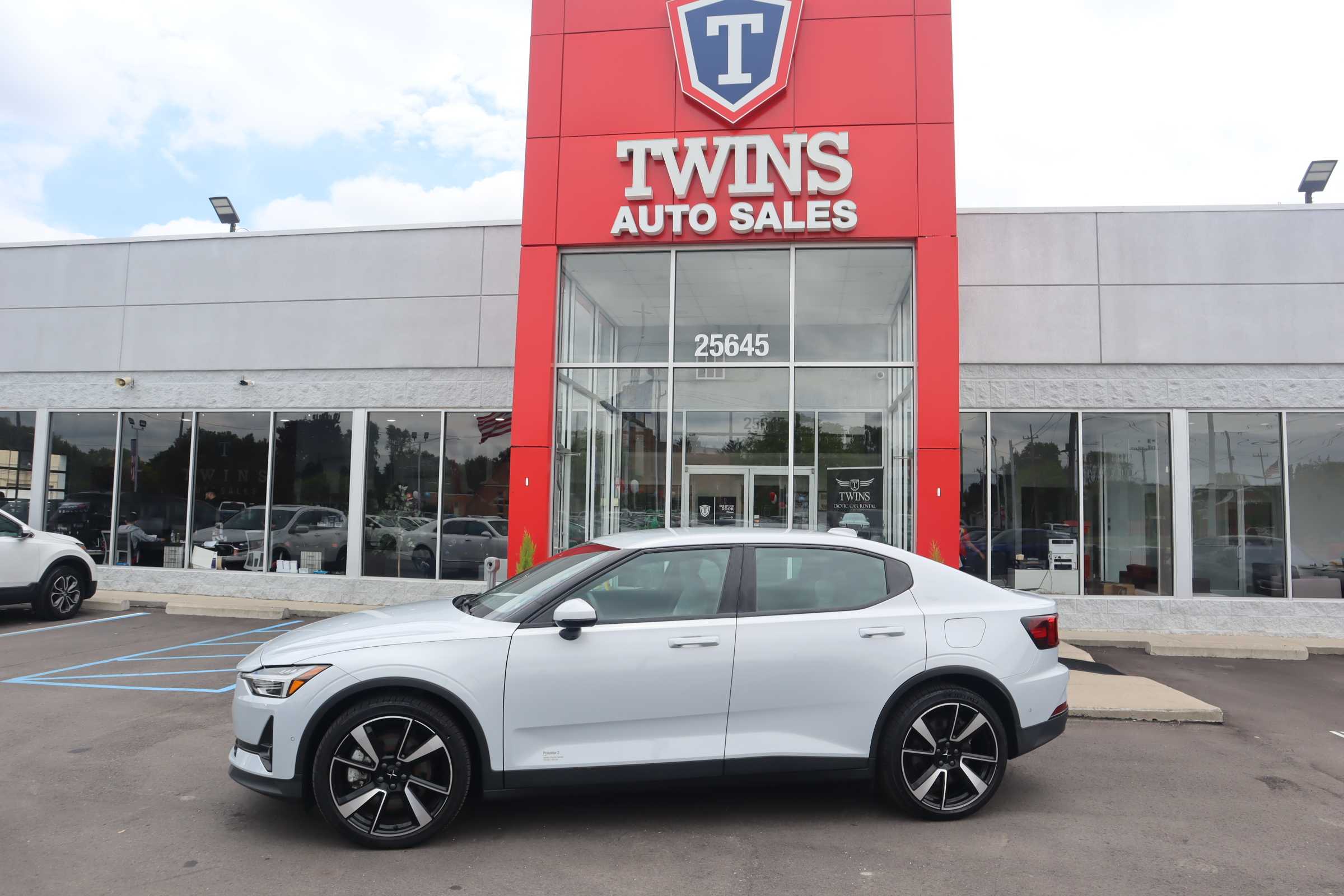 SILVER, 2022 POLESTAR 2 Thumnail Image 2