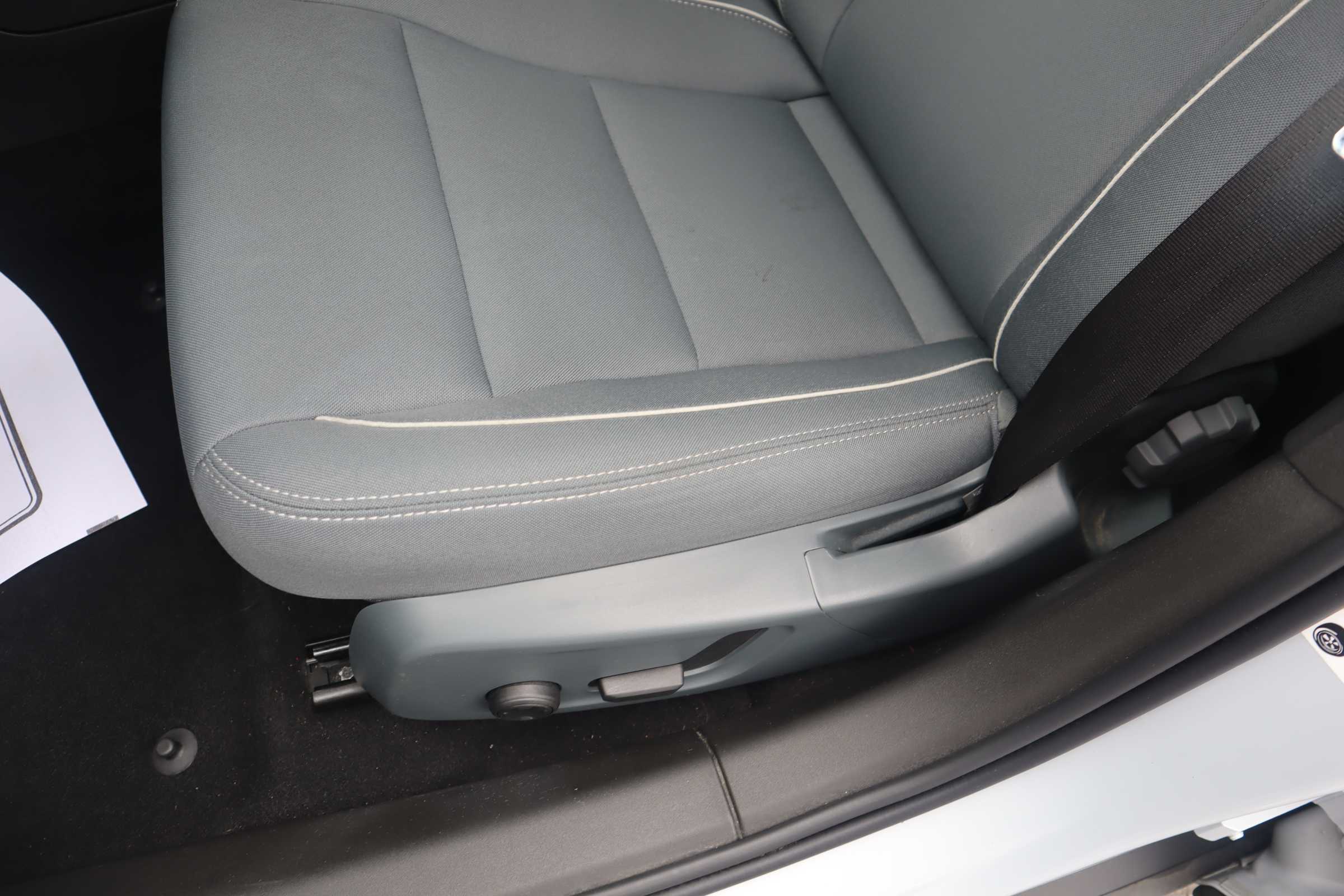 SILVER, 2022 POLESTAR 2 Thumnail Image 10