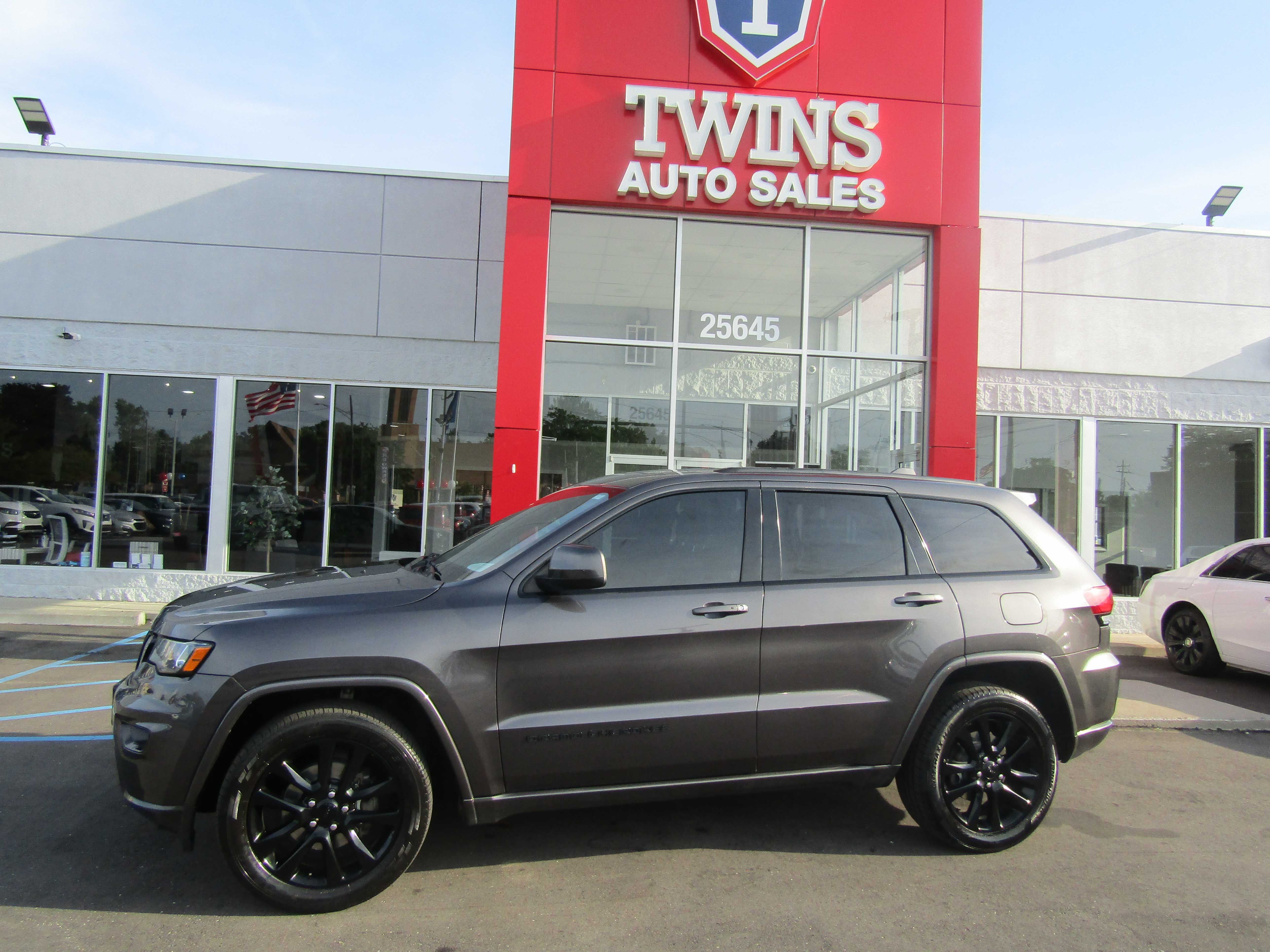 GRAY, 2019 JEEP GRAND CHEROKEE Thumnail Image 2