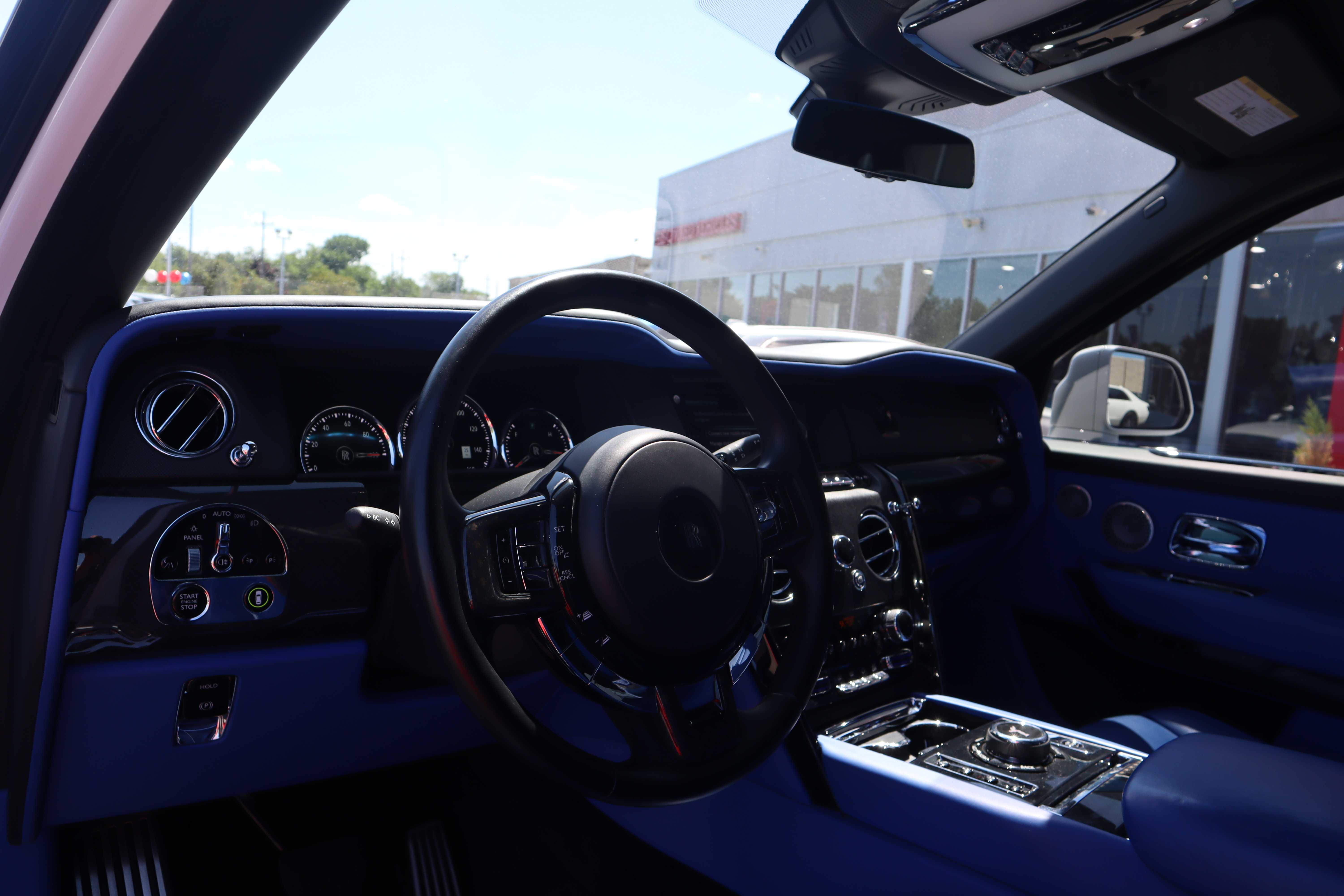 WHITE, 2022 ROLLS-ROYCE CULLINAN Thumnail Image 11
