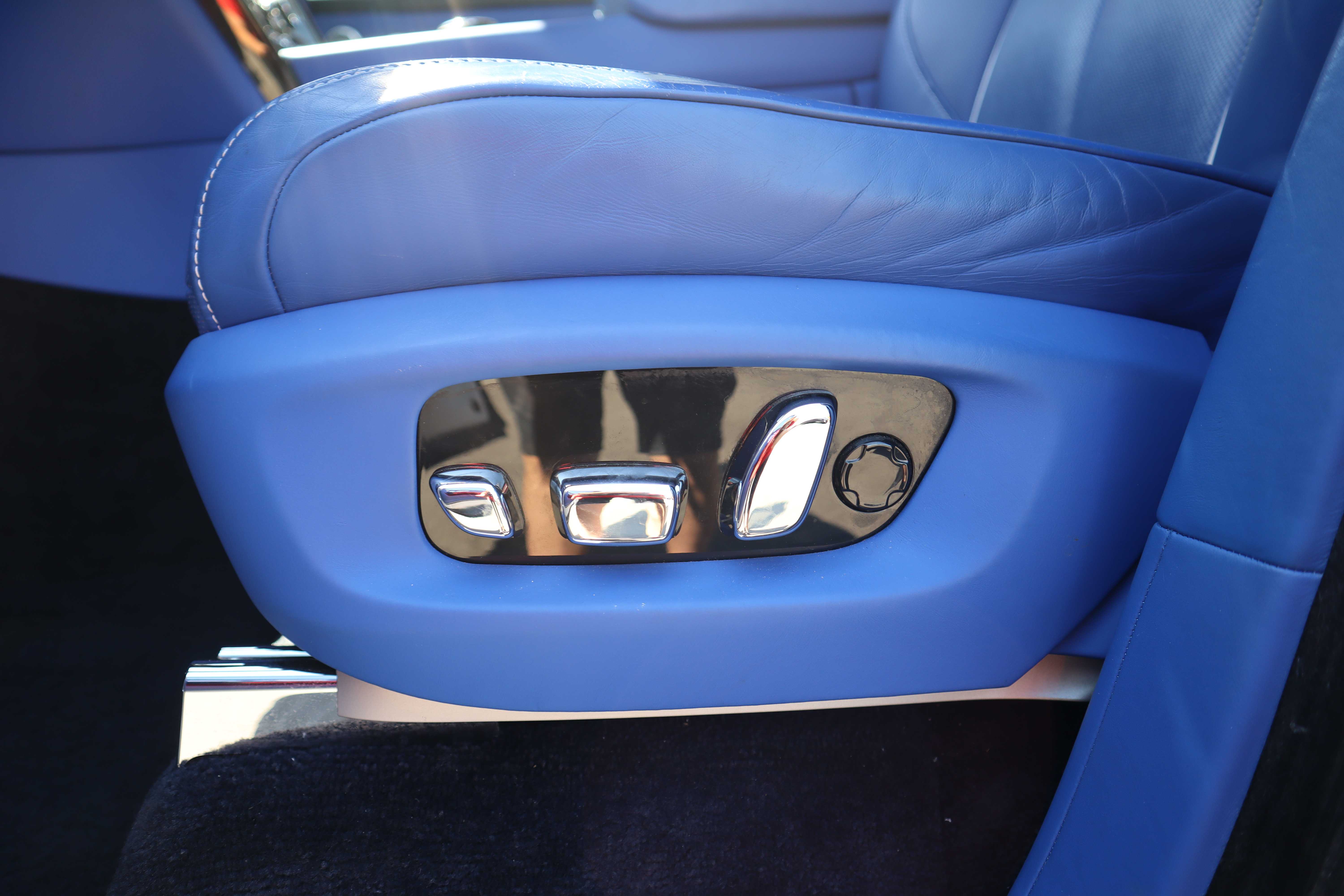 WHITE, 2022 ROLLS-ROYCE CULLINAN Thumnail Image 27