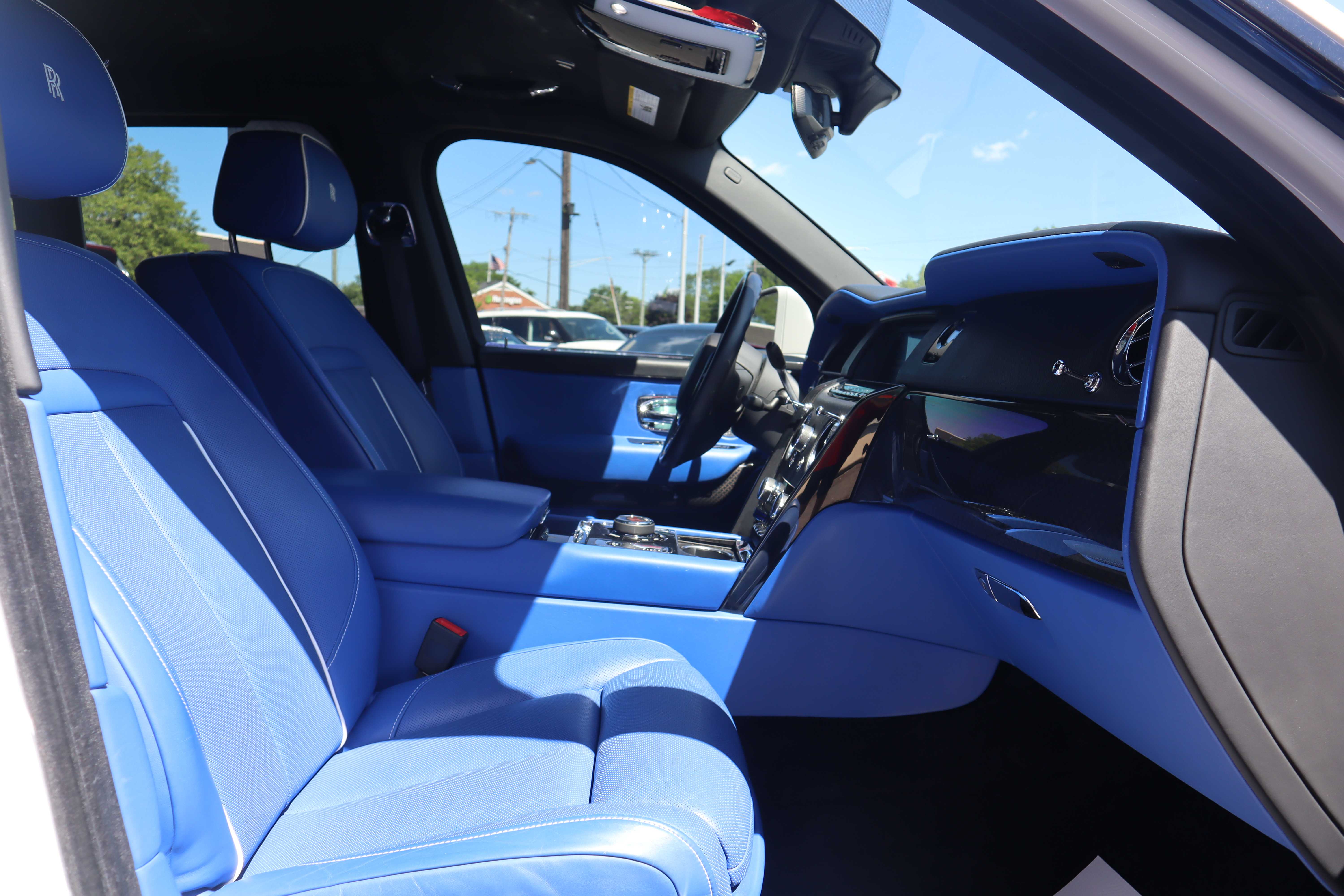 WHITE, 2022 ROLLS-ROYCE CULLINAN Thumnail Image 30