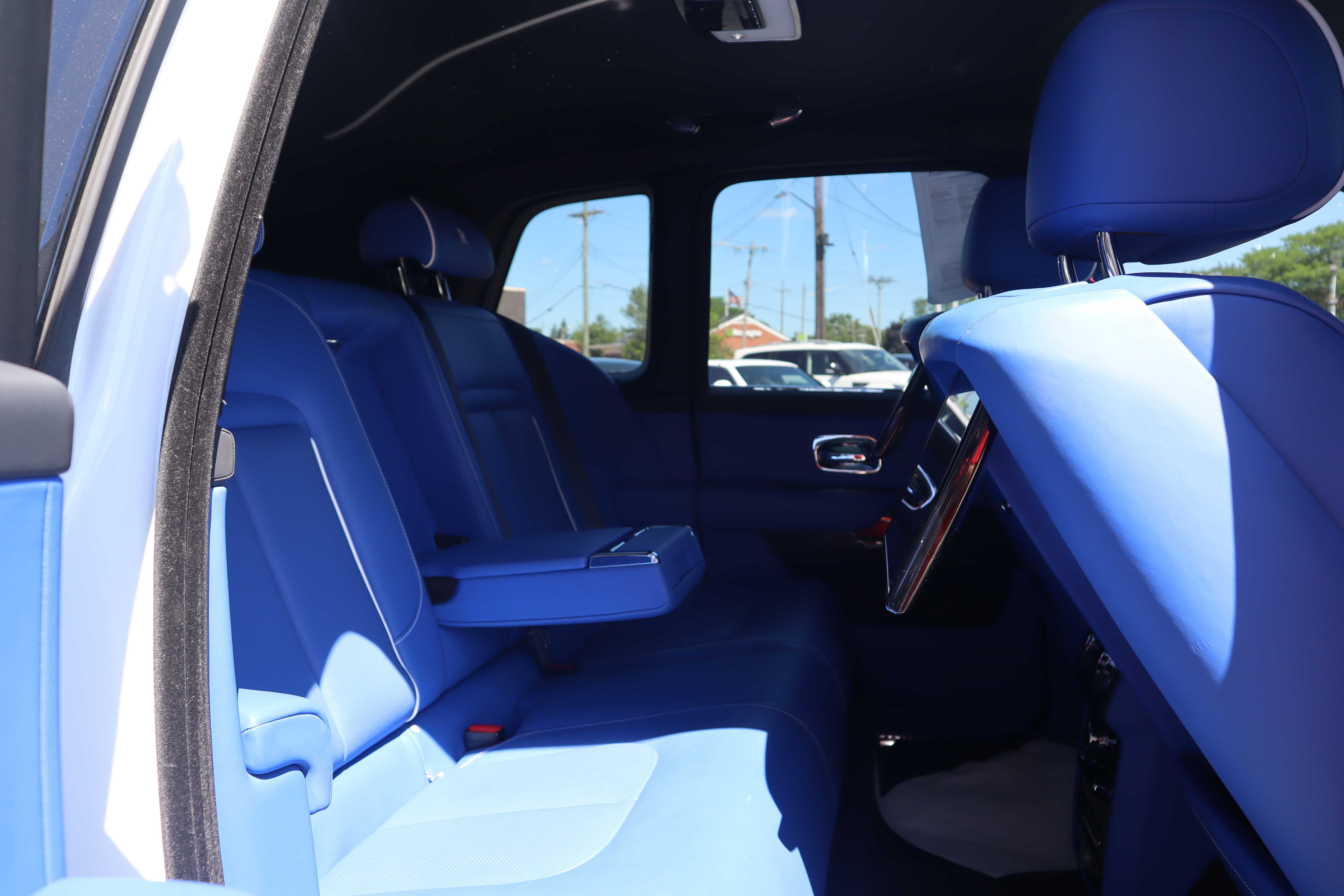 WHITE, 2022 ROLLS-ROYCE CULLINAN Thumnail Image 39