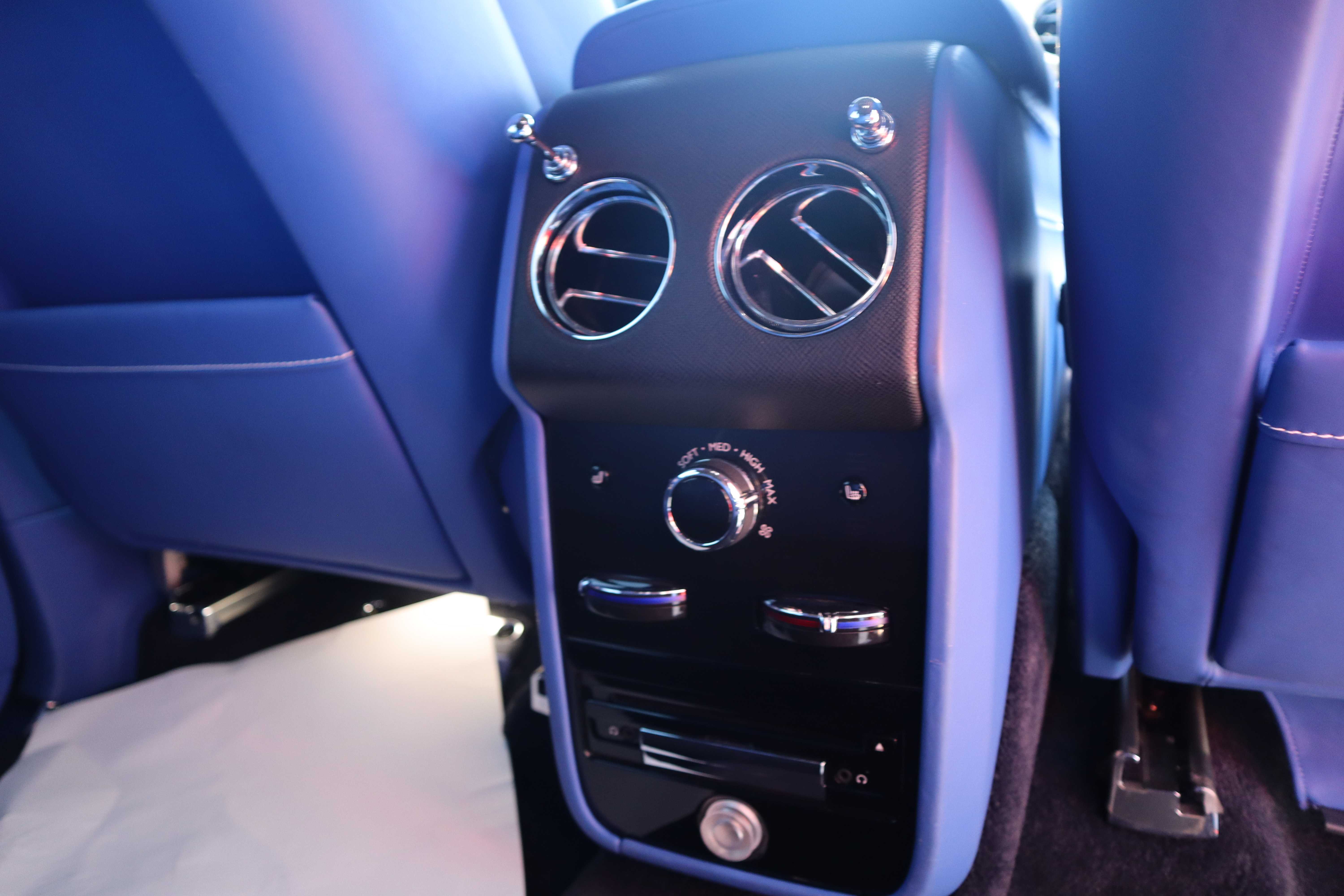 WHITE, 2022 ROLLS-ROYCE CULLINAN Thumnail Image 43