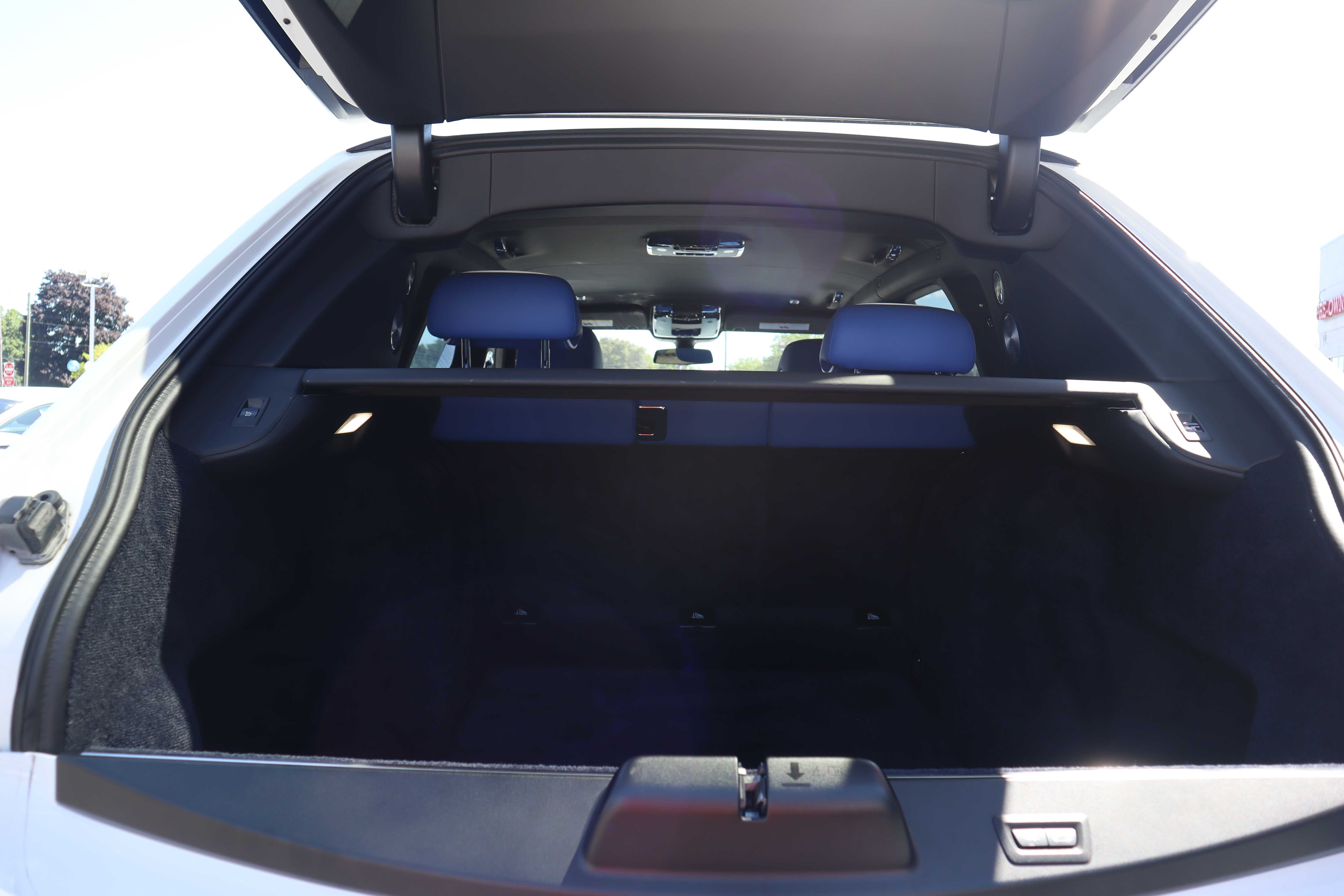 WHITE, 2022 ROLLS-ROYCE CULLINAN Thumnail Image 48