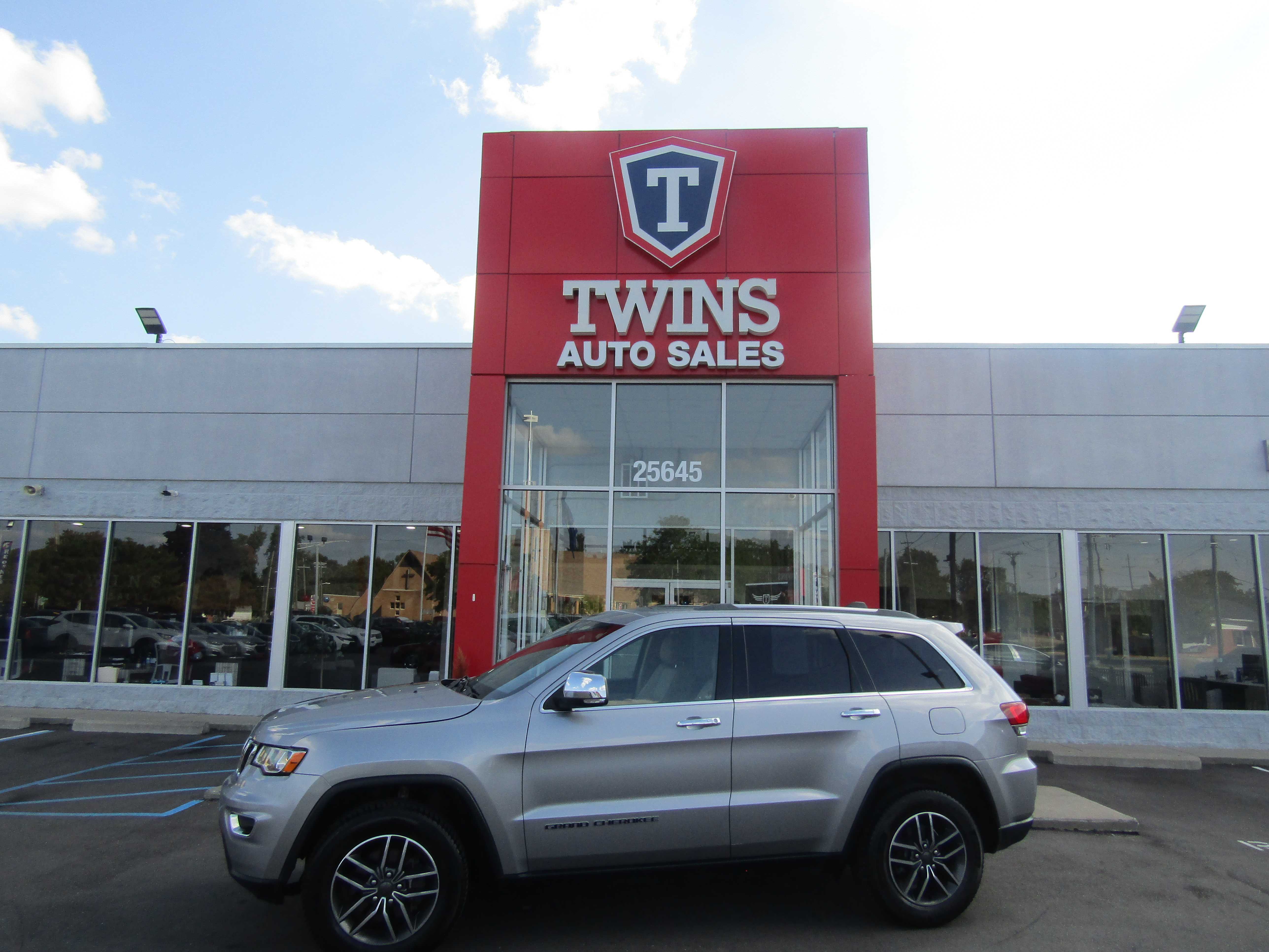 GRAY, 2020 JEEP GRAND CHEROKEE Thumnail Image 1