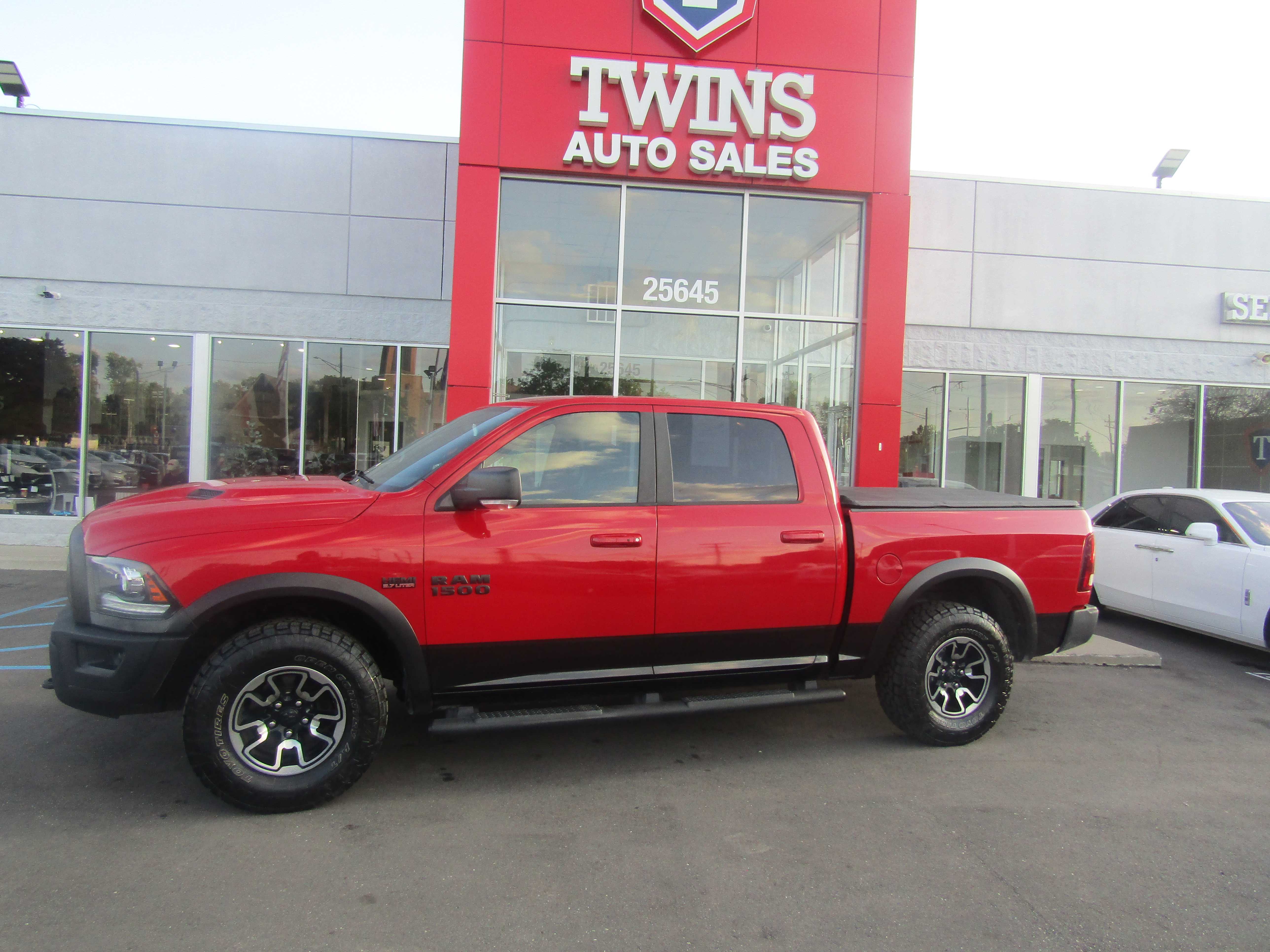 RED, 2017 RAM 1500 CREW CAB Thumnail Image 2