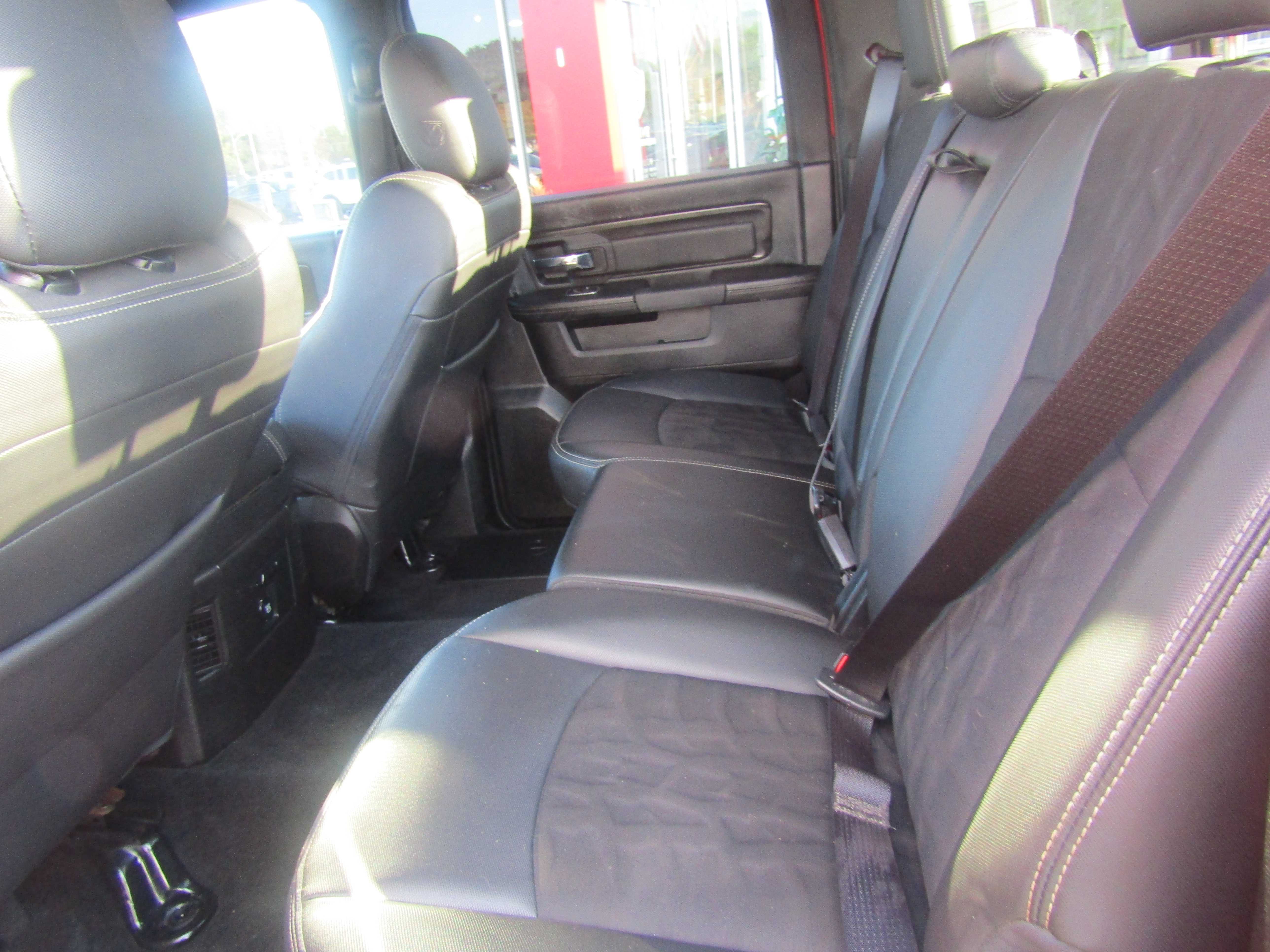 RED, 2017 RAM 1500 CREW CAB Thumnail Image 13