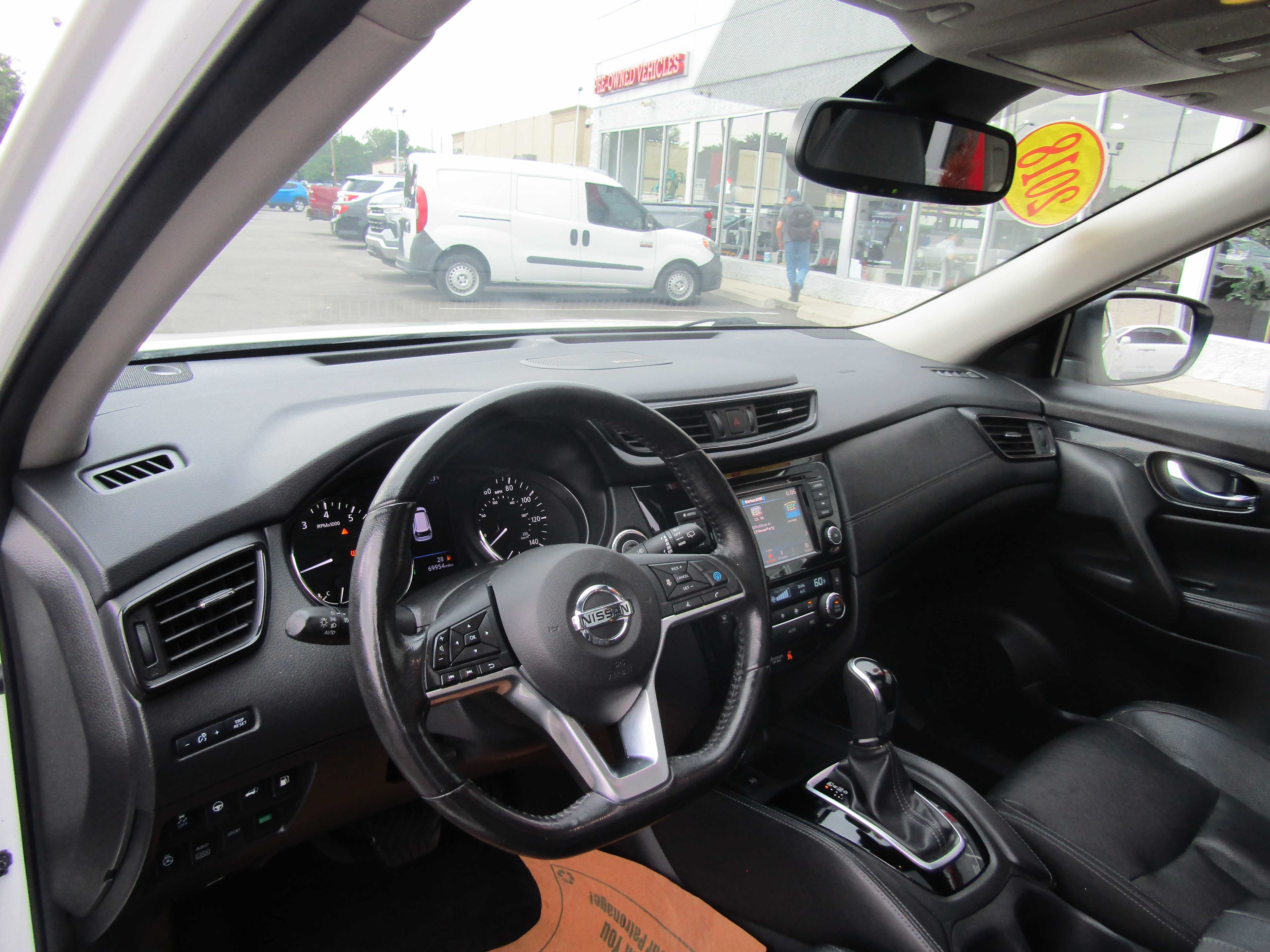 WHITE, 2018 NISSAN ROGUE Thumnail Image 7