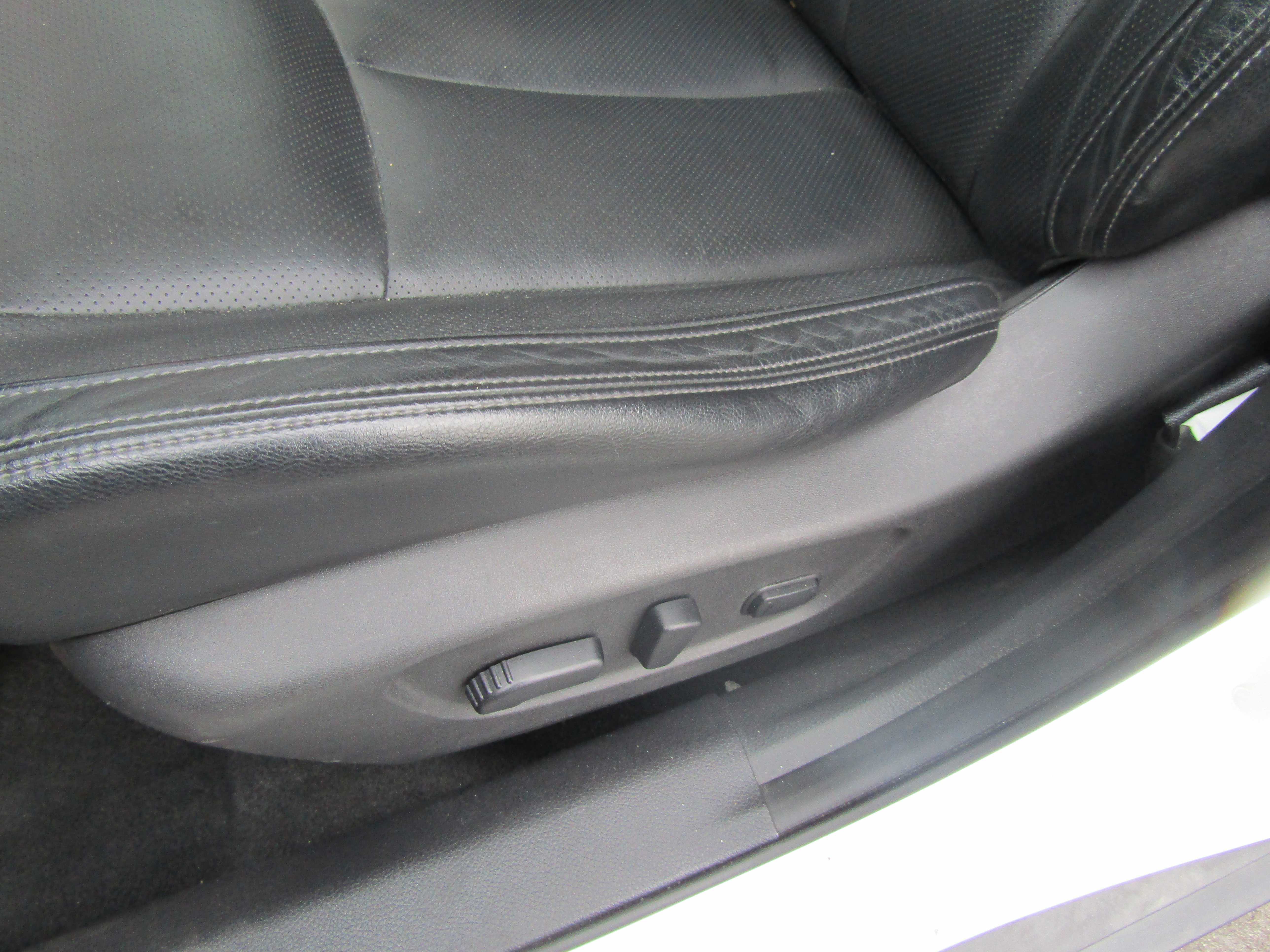 WHITE, 2018 NISSAN ROGUE Thumnail Image 8
