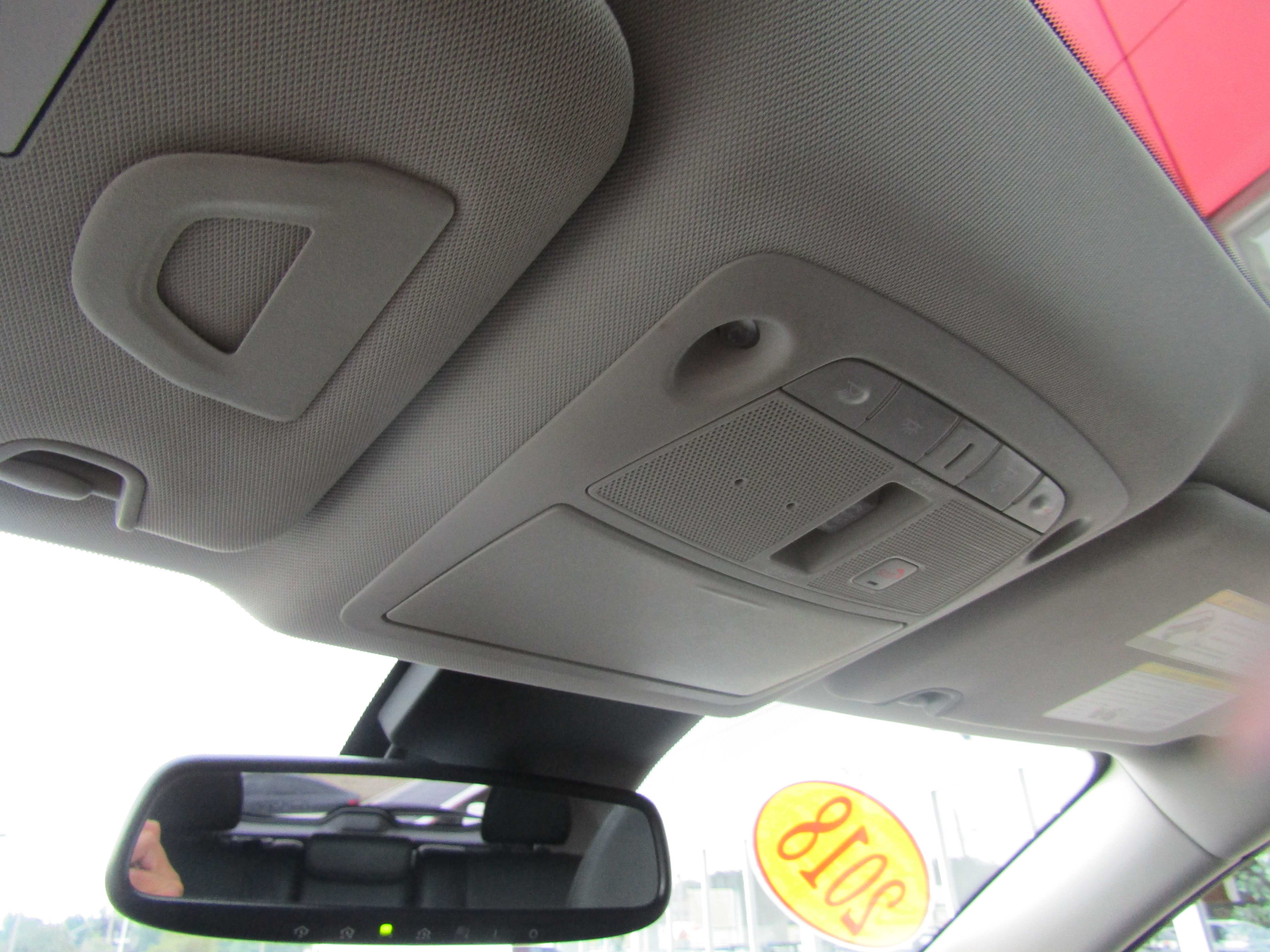 WHITE, 2018 NISSAN ROGUE Thumnail Image 16