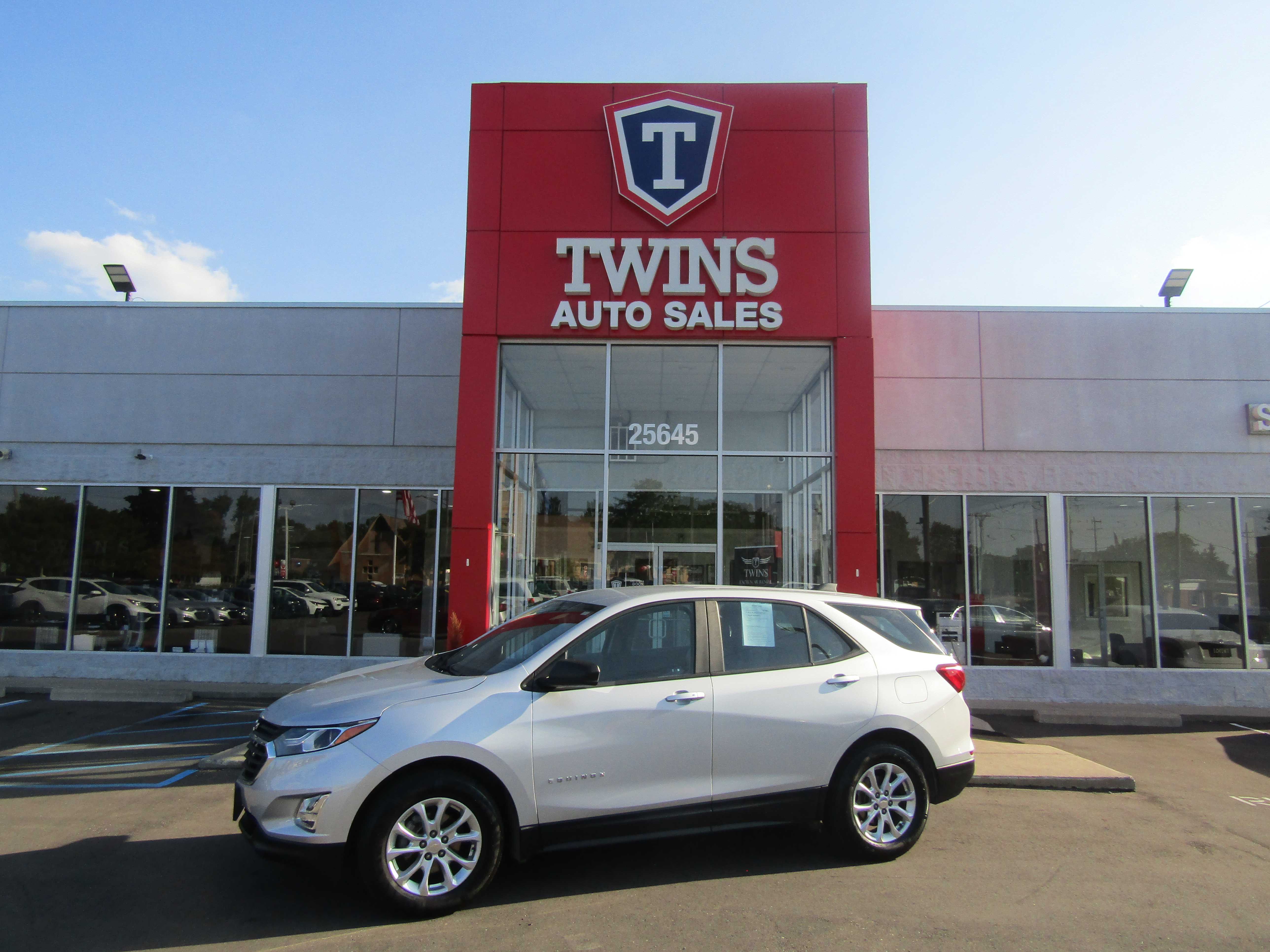SILVER, 2020 CHEVROLET EQUINOX Thumnail Image 1