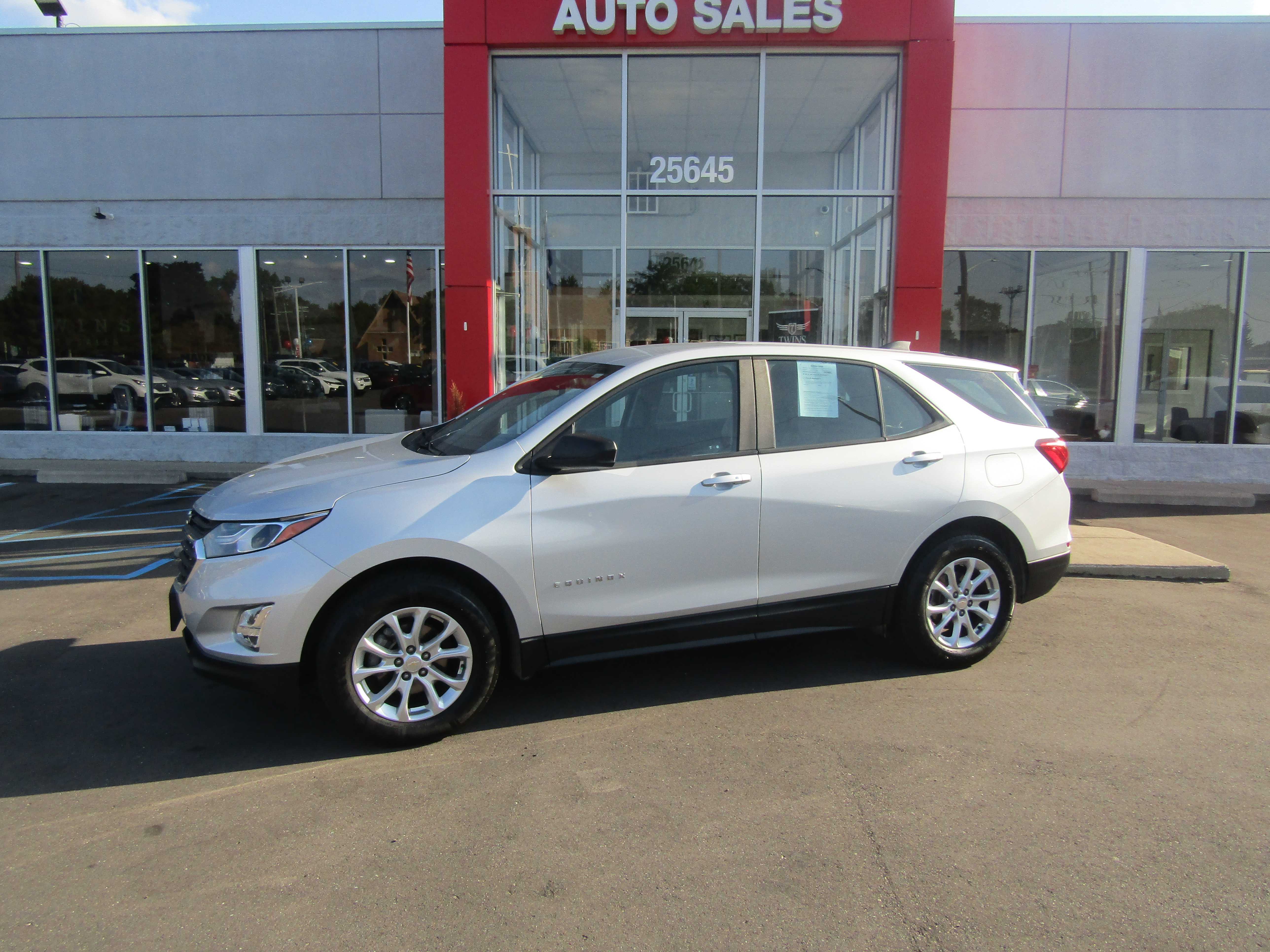 SILVER, 2020 CHEVROLET EQUINOX Thumnail Image 2
