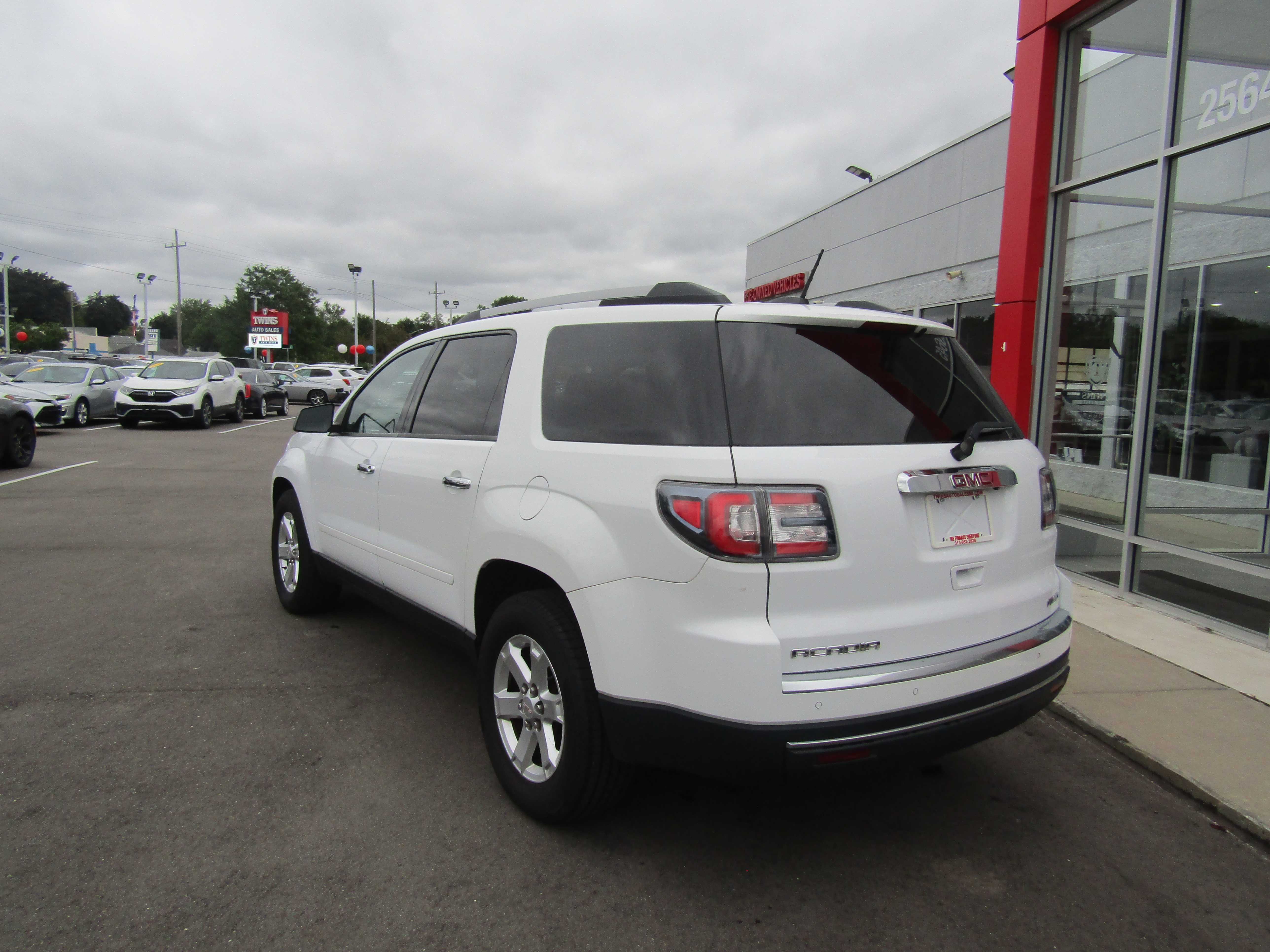 WHITE, 2016 GMC ACADIA Thumnail Image 2