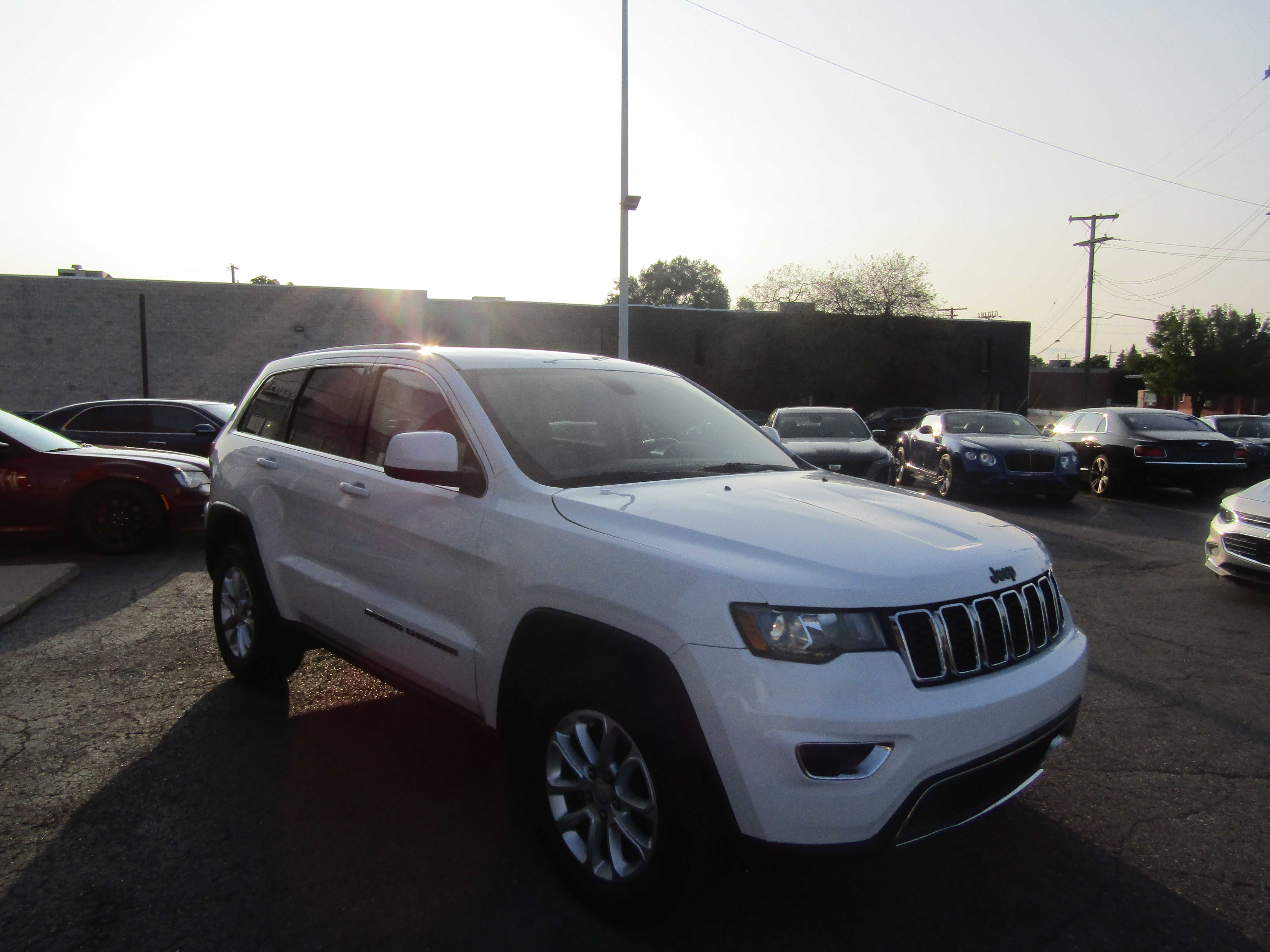 WHITE, 2022 JEEP GRAND CHEROKEE Thumnail Image 4