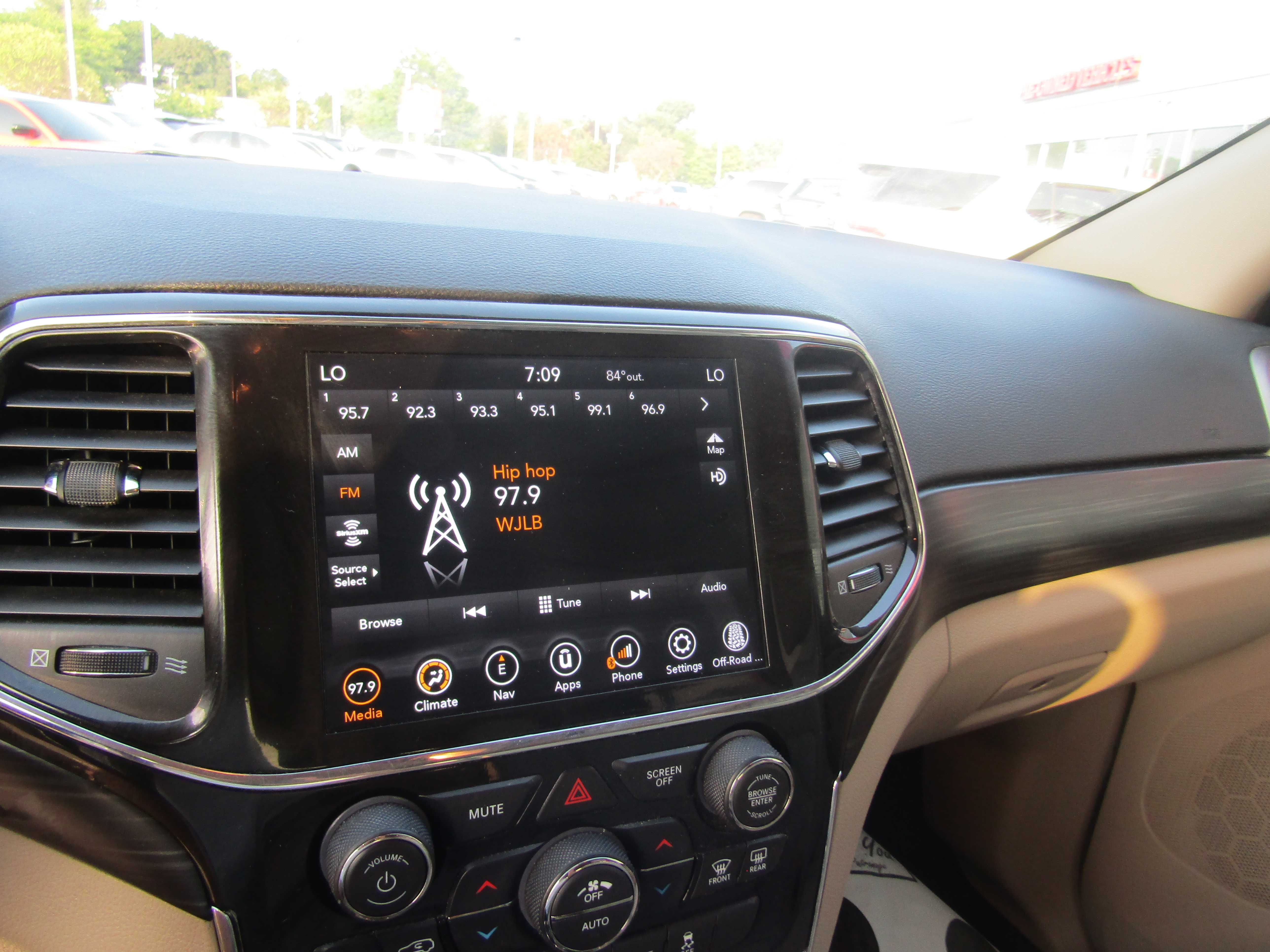 WHITE, 2022 JEEP GRAND CHEROKEE Thumnail Image 16