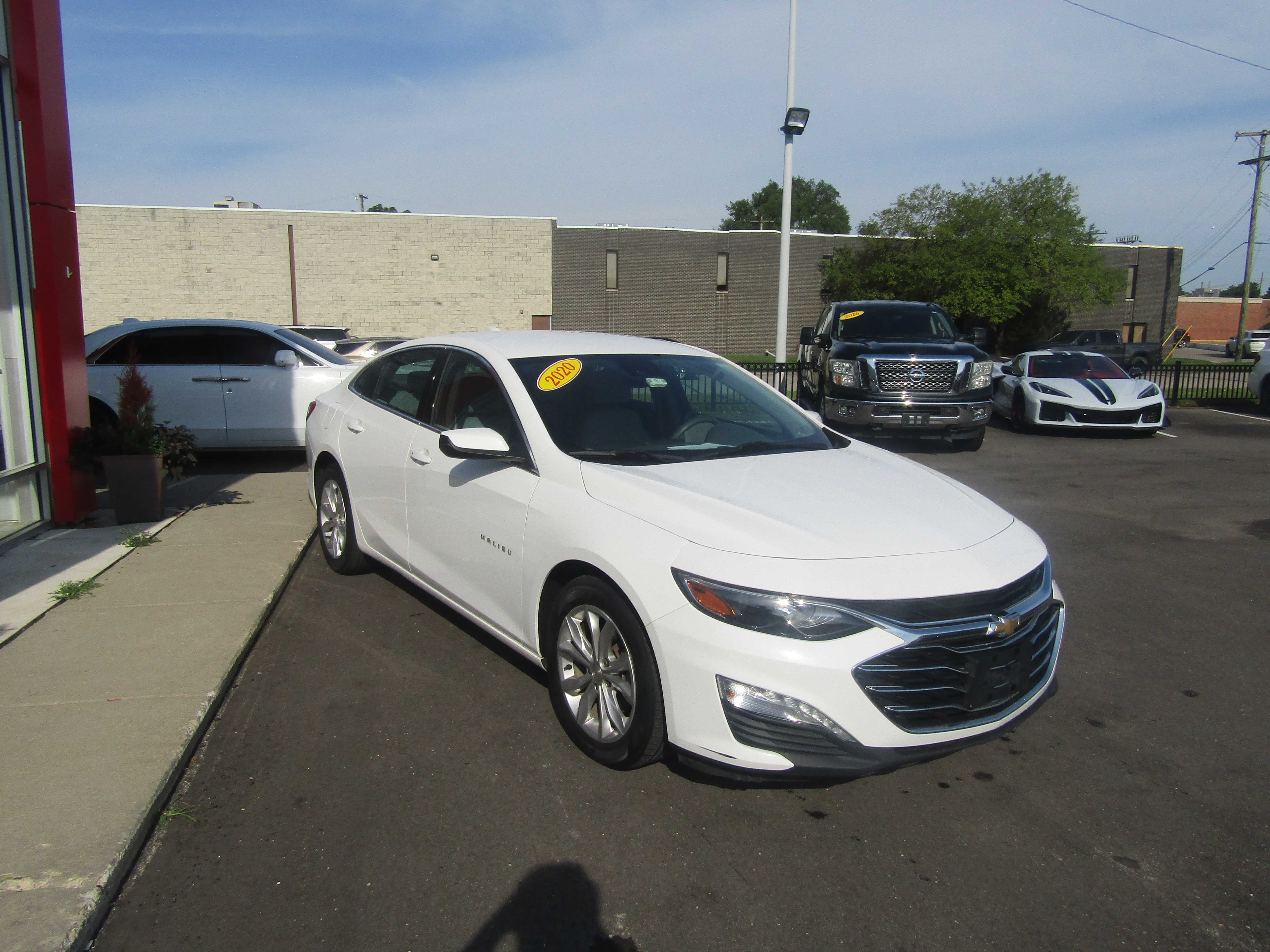 WHITE, 2020 CHEVROLET MALIBU Thumnail Image 5