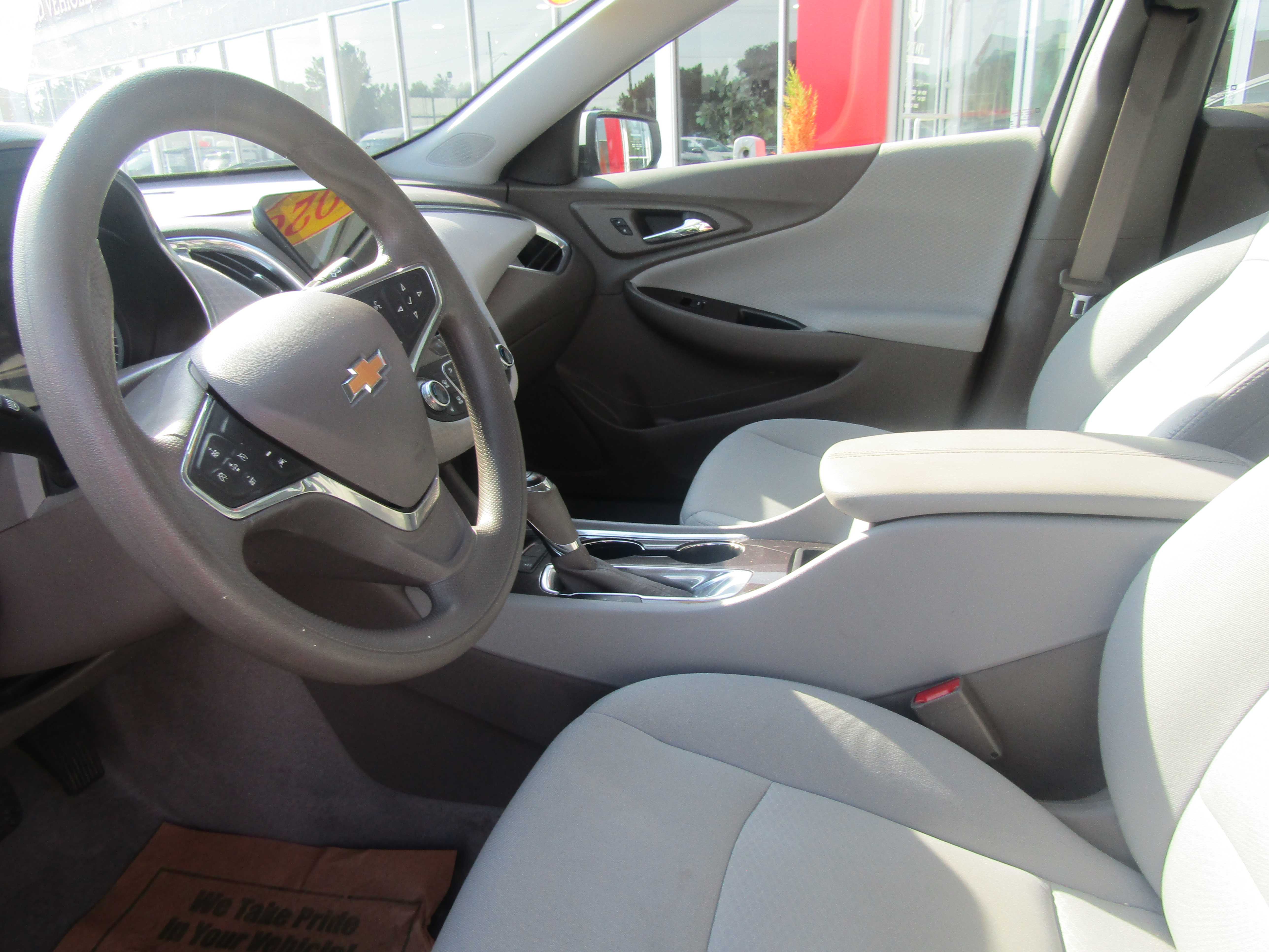 WHITE, 2020 CHEVROLET MALIBU Thumnail Image 8