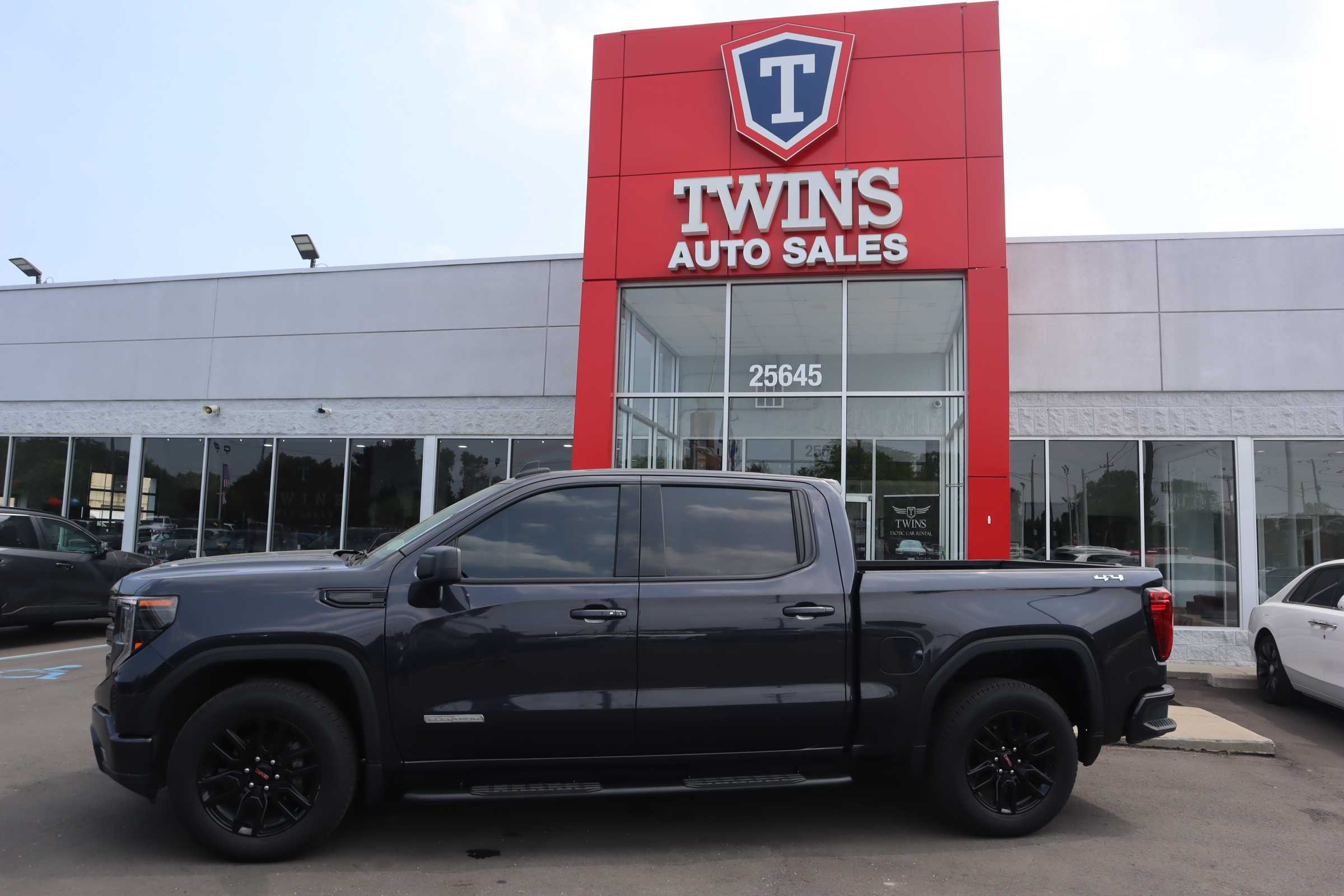 BLACK, 2024 GMC SIERRA 1500 CREW CAB Thumnail Image 2