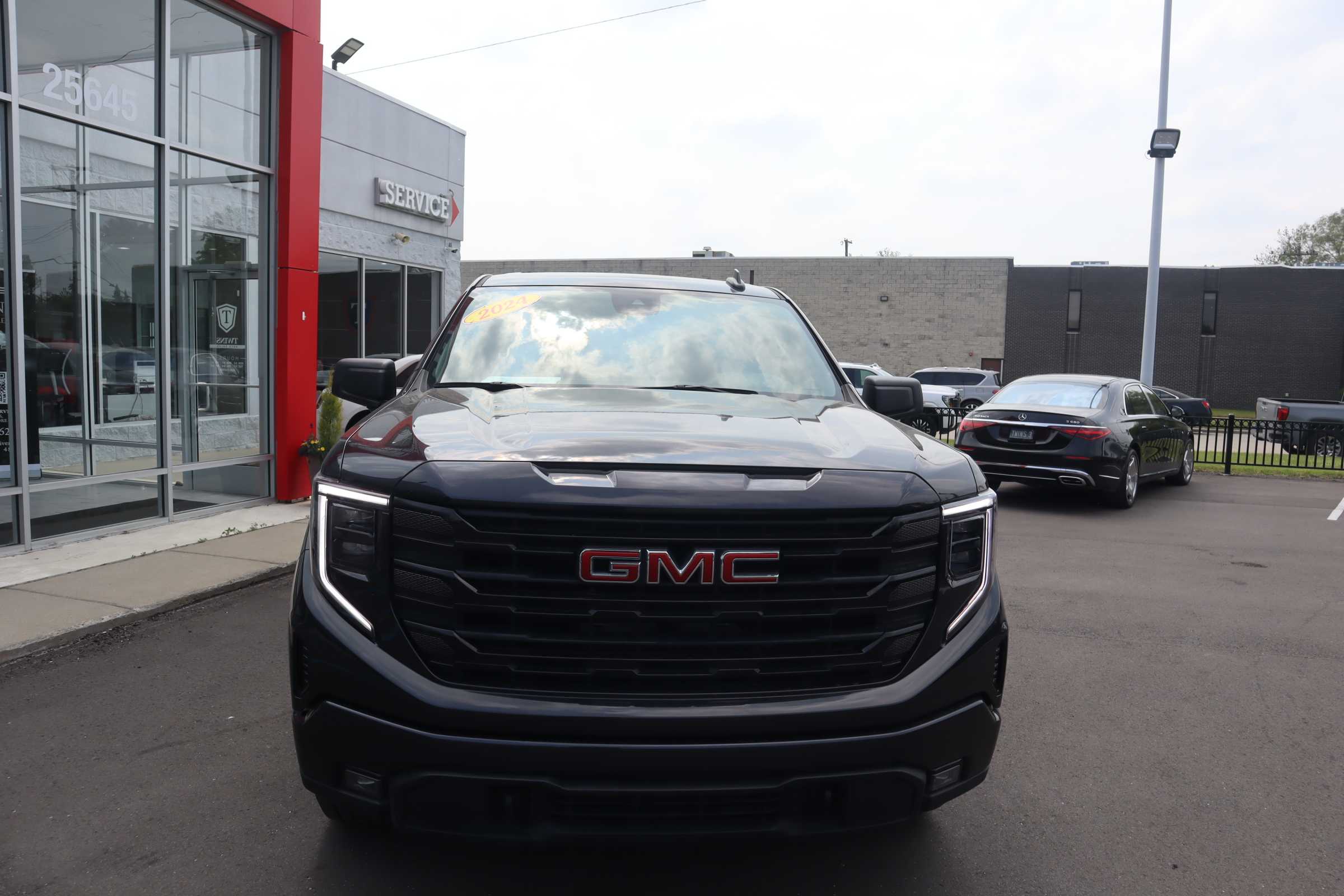 BLACK, 2024 GMC SIERRA 1500 CREW CAB Thumnail Image 5