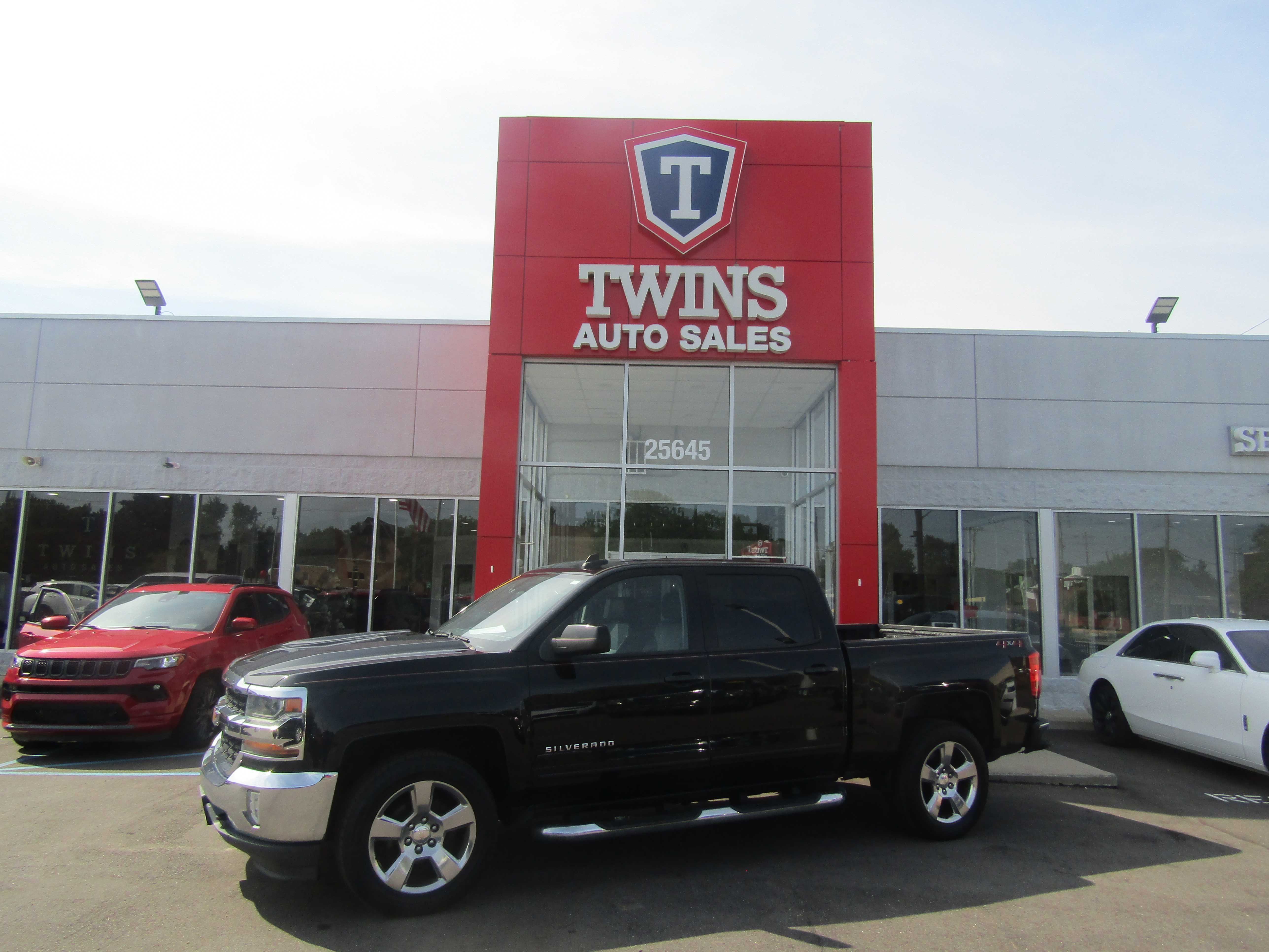 BLACK, 2018 CHEVROLET SILVERADO 1500 CREW CAB Image 
