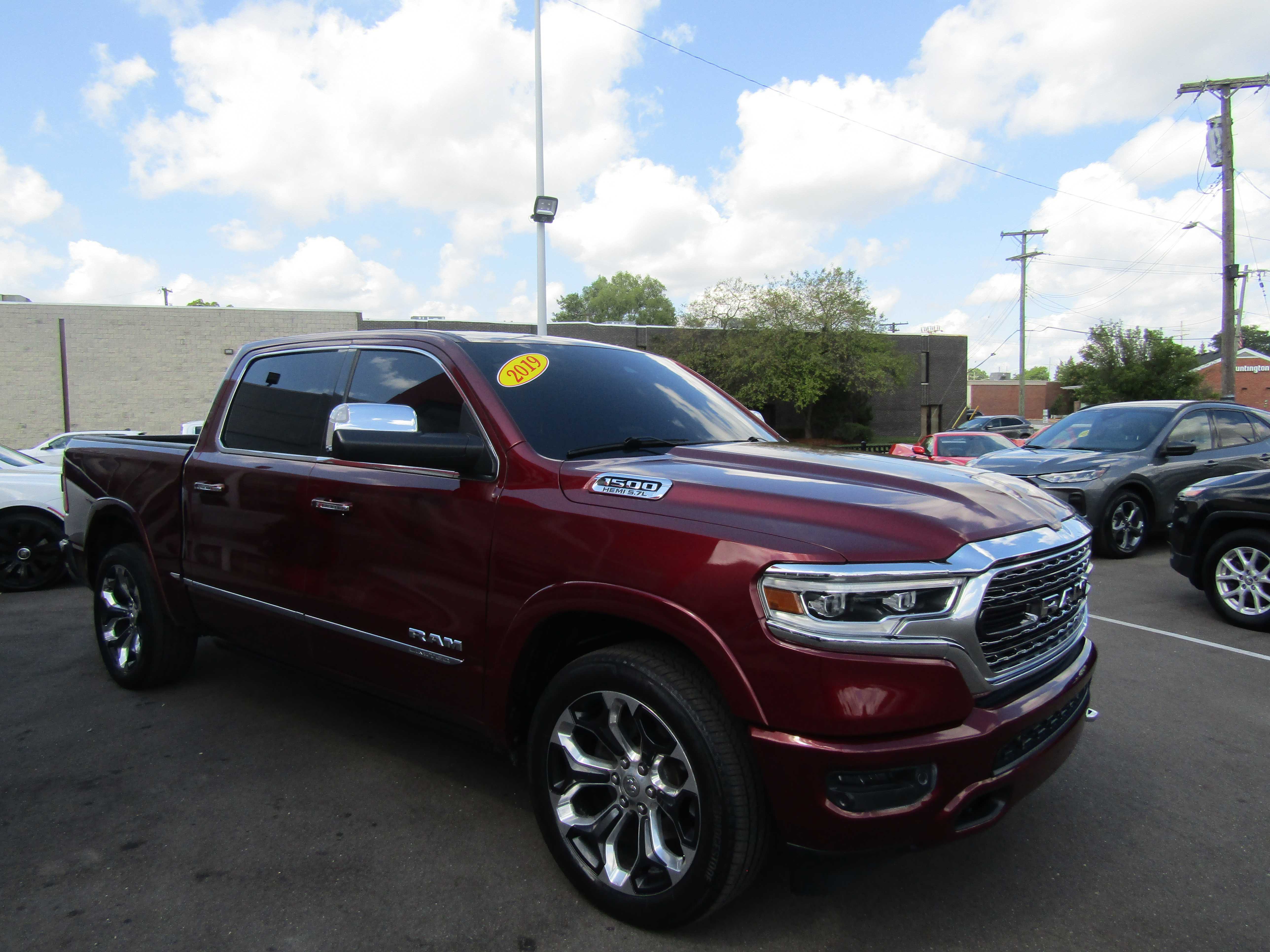 BURGUNDY, 2019 RAM 1500 CREW CAB Thumnail Image 5