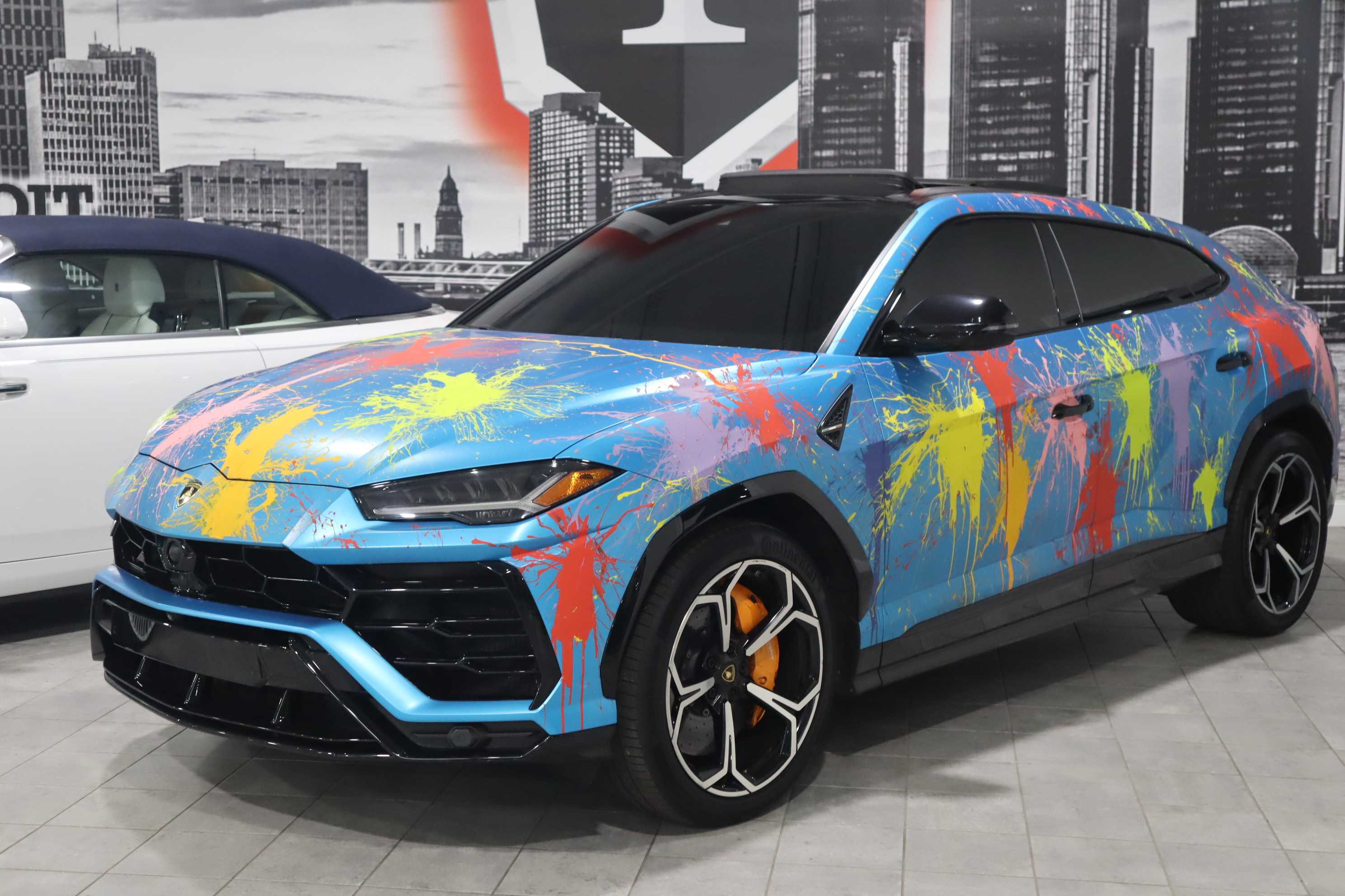 BLUE, 2019 LAMBORGHINI URUS Thumnail Image 3
