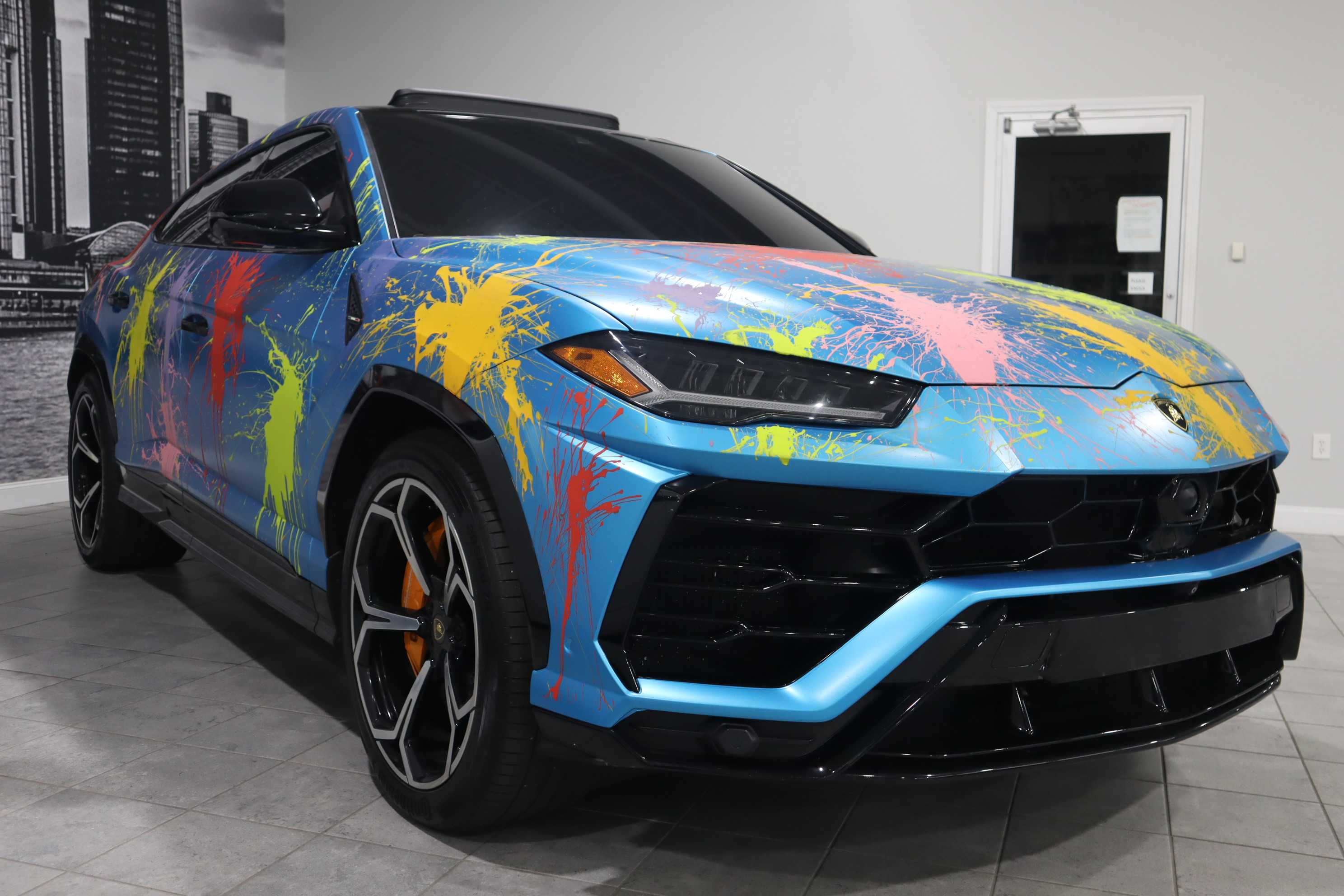 BLUE, 2019 LAMBORGHINI URUS Thumnail Image 5