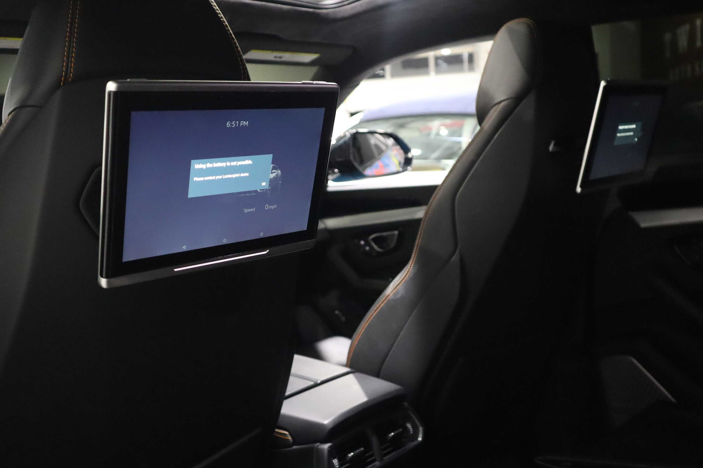 BLUE, 2019 LAMBORGHINI URUS Thumnail Image 25
