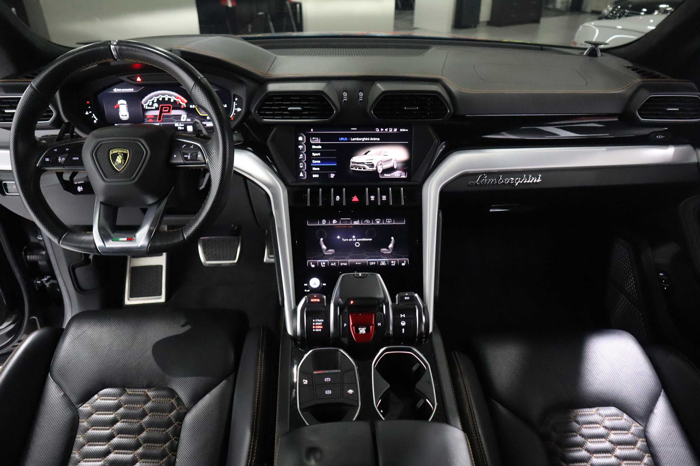 BLUE, 2019 LAMBORGHINI URUS Thumnail Image 28