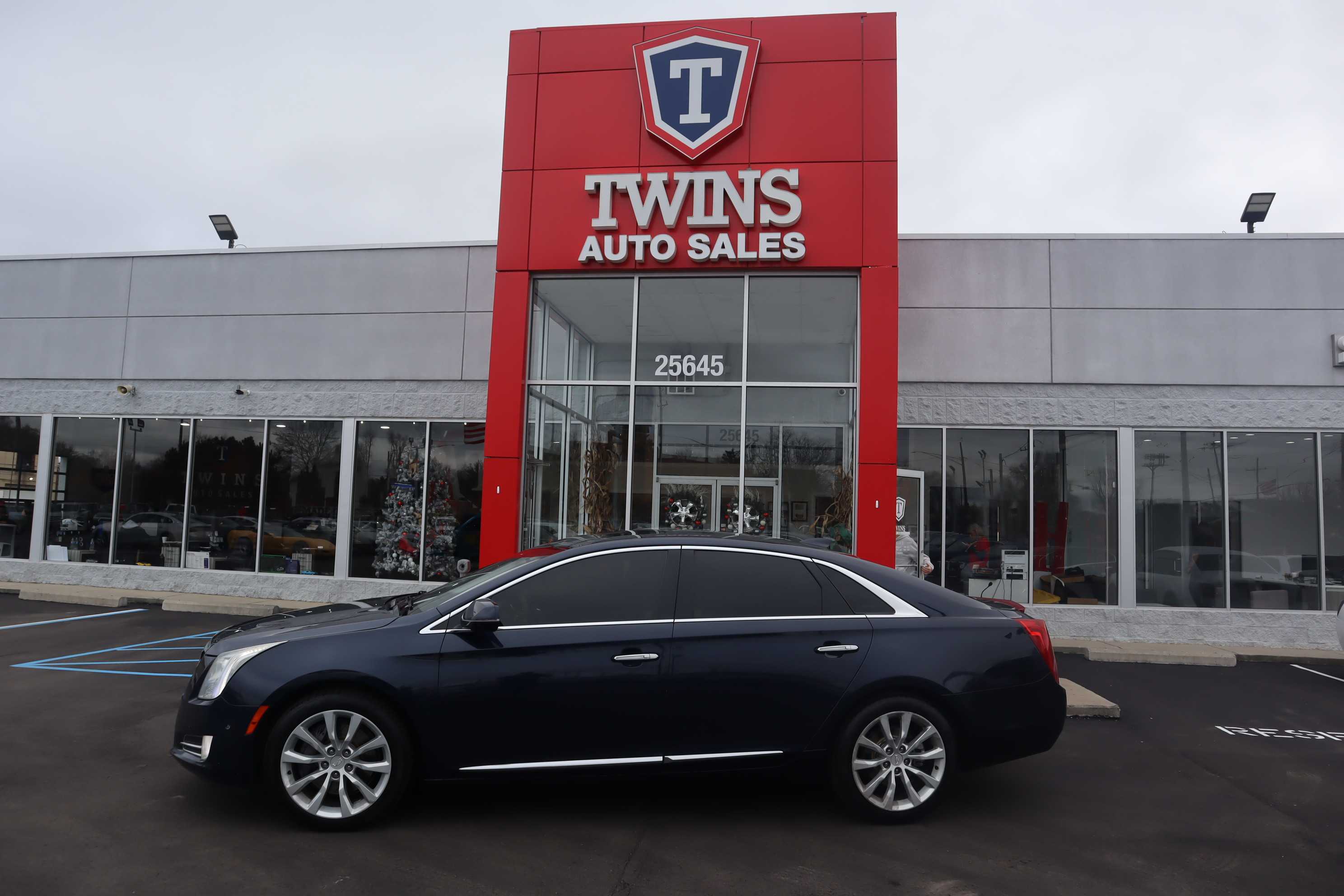 BLUE, 2016 CADILLAC XTS Image 