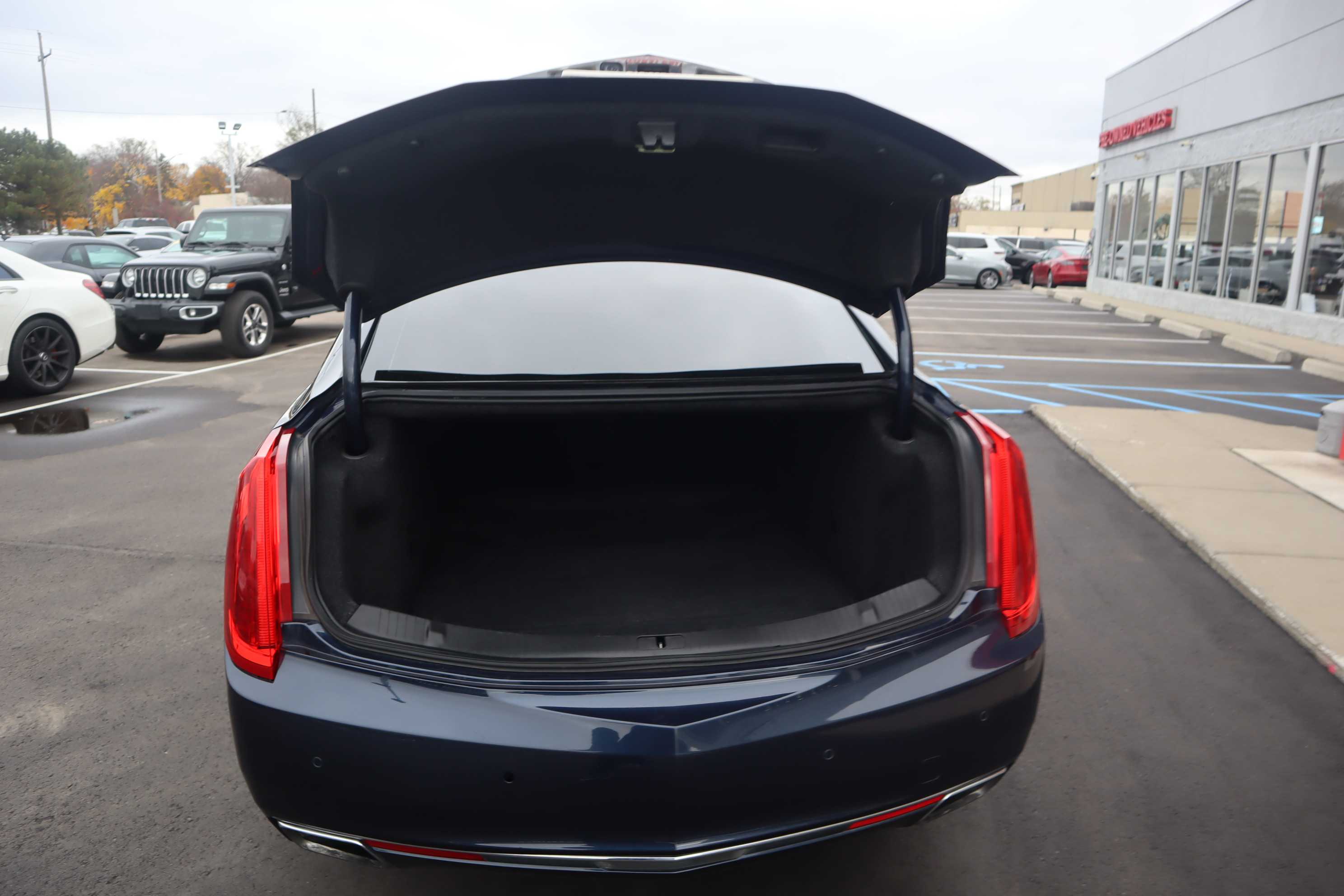 BLUE, 2016 CADILLAC XTS Thumnail Image 13
