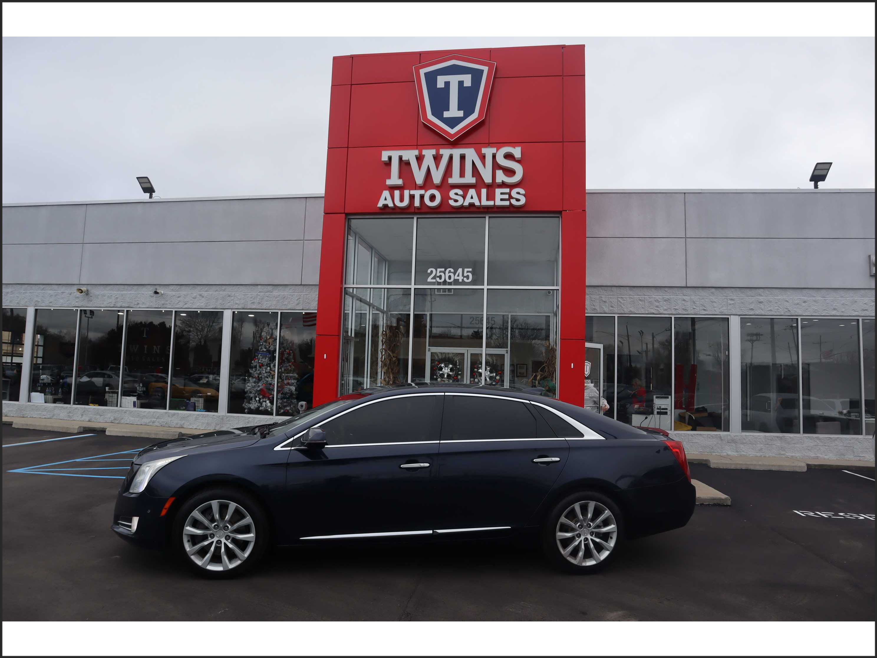 BLUE, 2016 CADILLAC XTS Thumnail Image 1