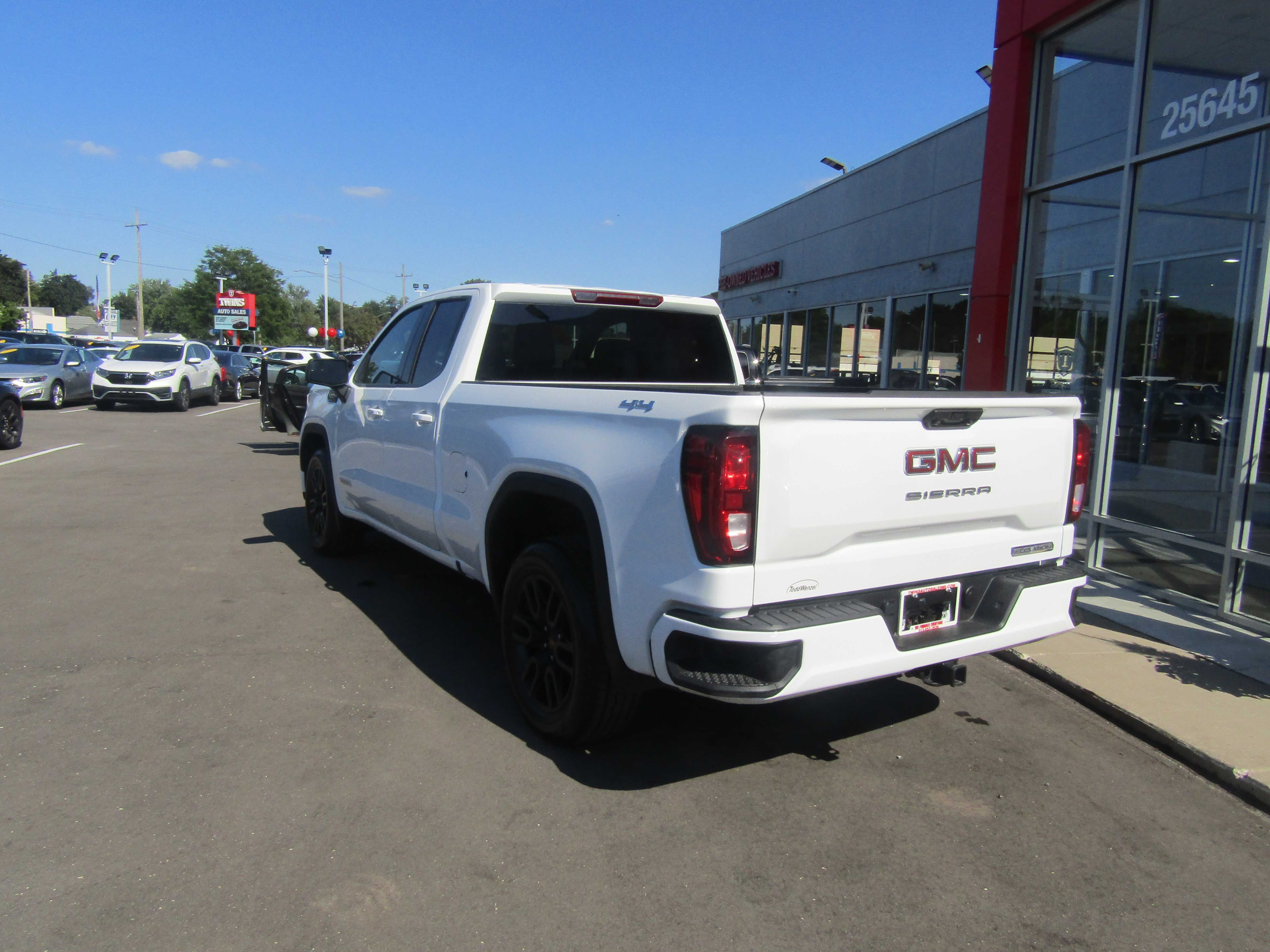 WHITE, 2024 GMC SIERRA 1500 DOUBLE CAB Thumnail Image 3