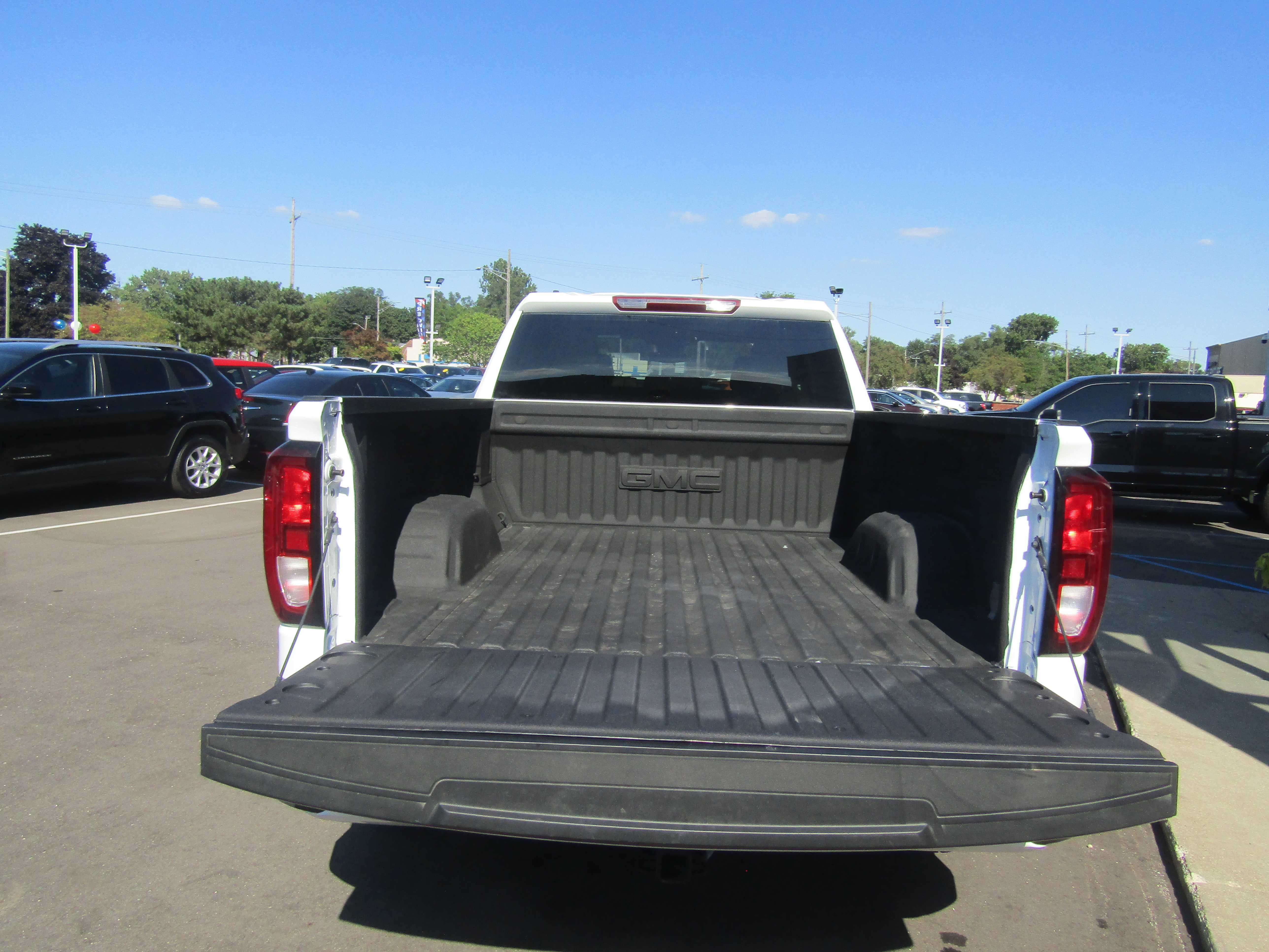 WHITE, 2024 GMC SIERRA 1500 DOUBLE CAB Thumnail Image 4