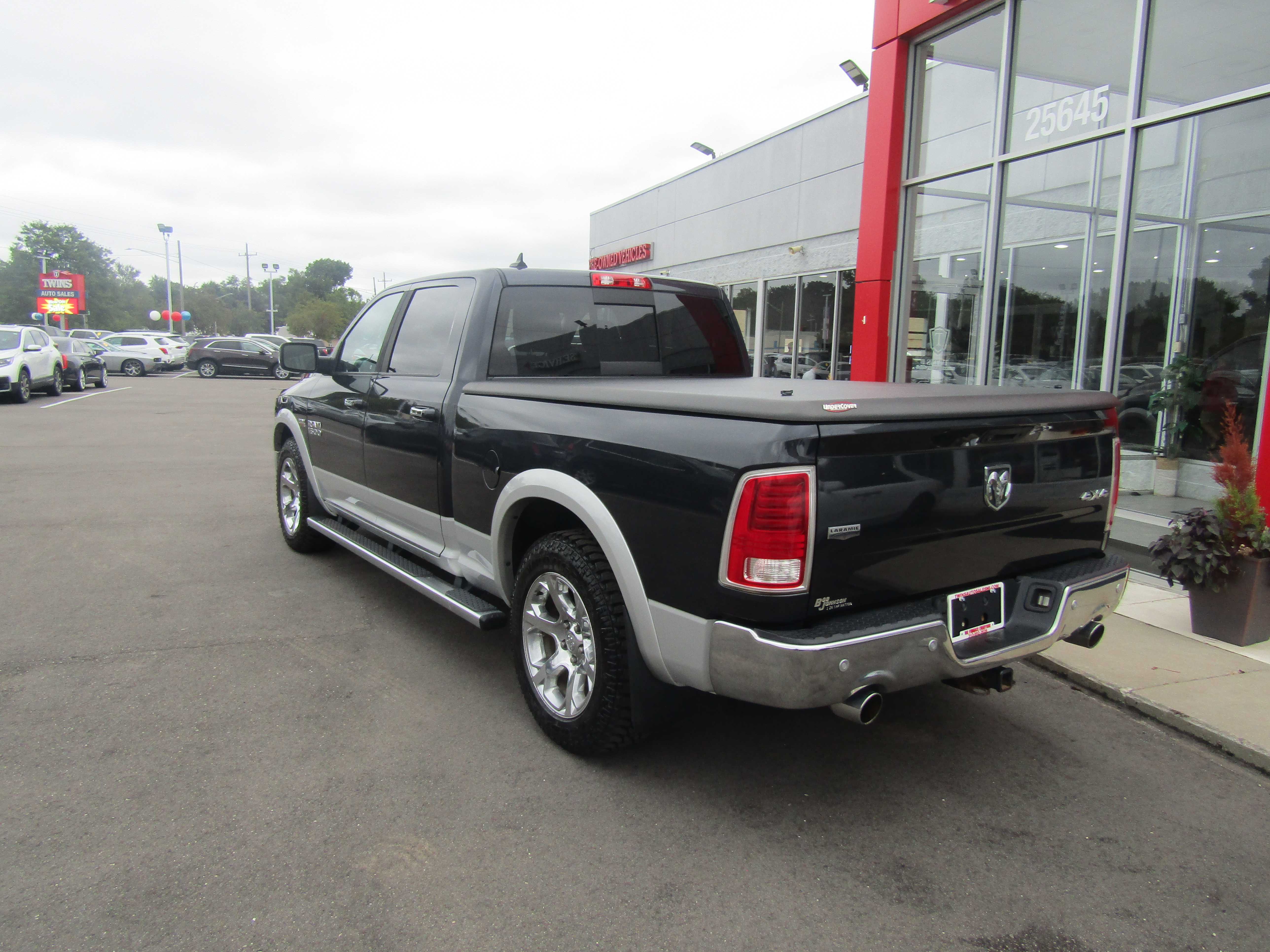 GRAY, 2015 RAM 1500 CREW CAB Thumnail Image 3