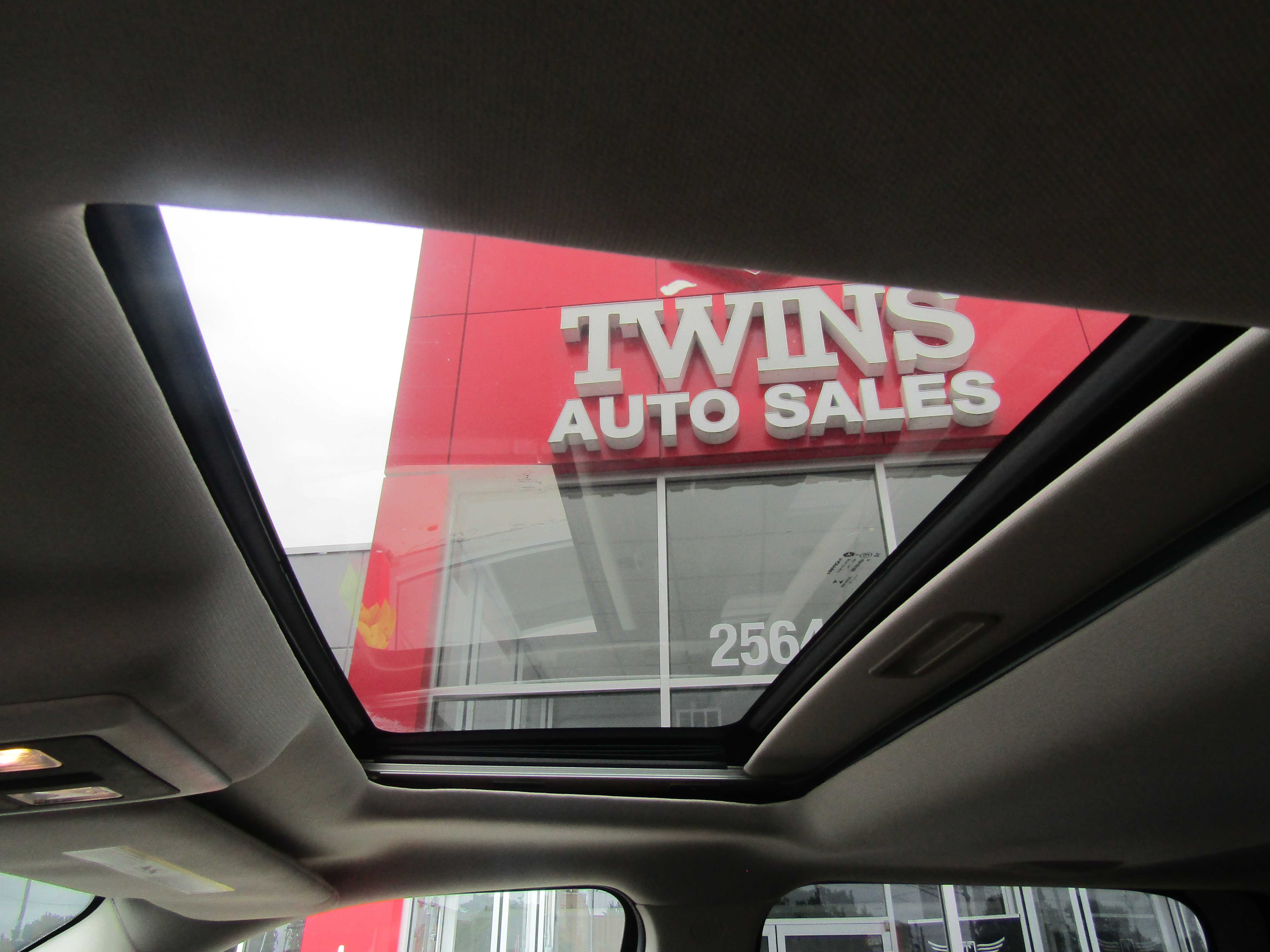 GRAY, 2015 RAM 1500 CREW CAB Thumnail Image 22